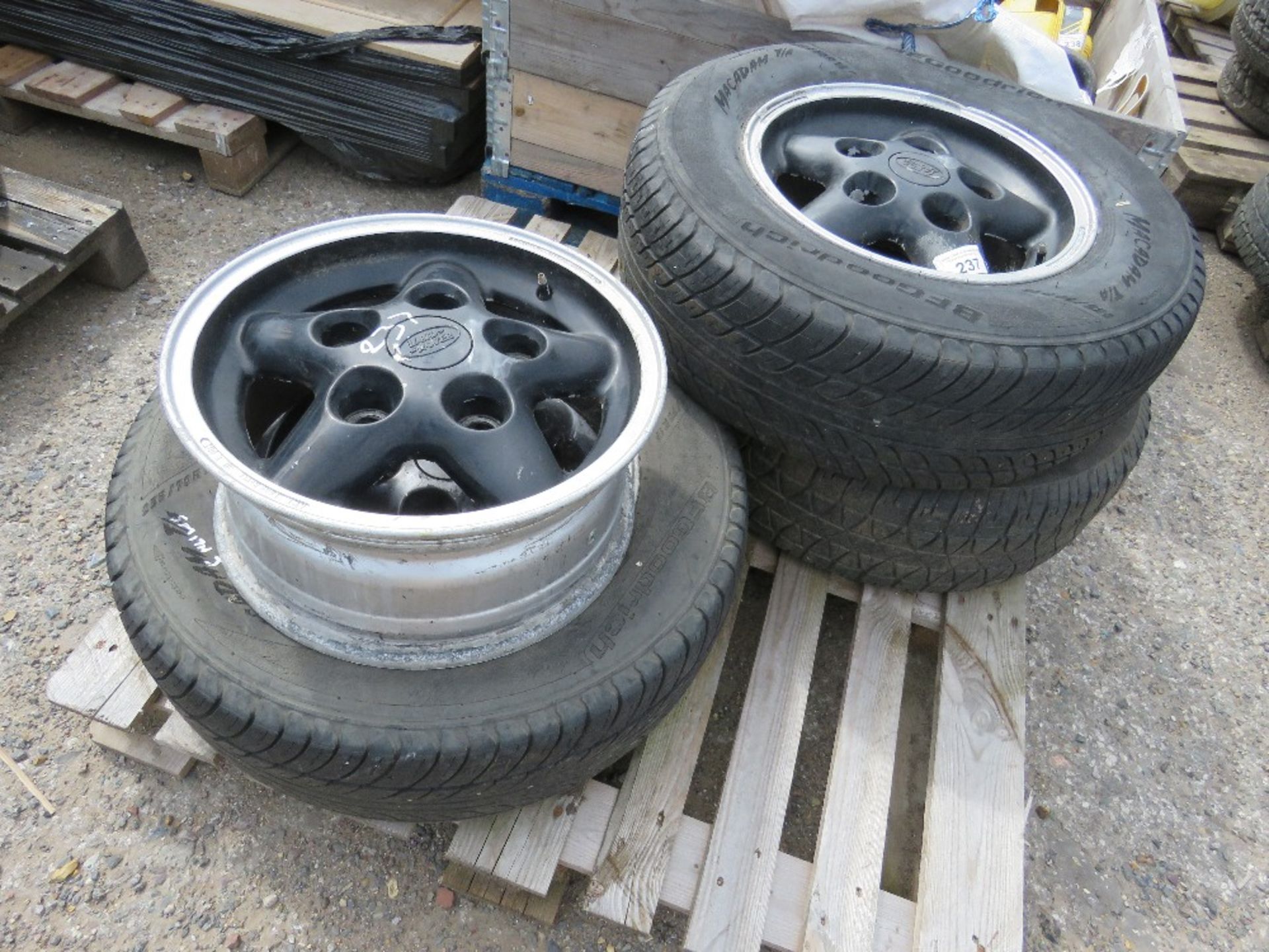 LANDROVER 16" WHEELS AND TYRES/RIMS. (4 X RIMS WITH 3 TYRES)