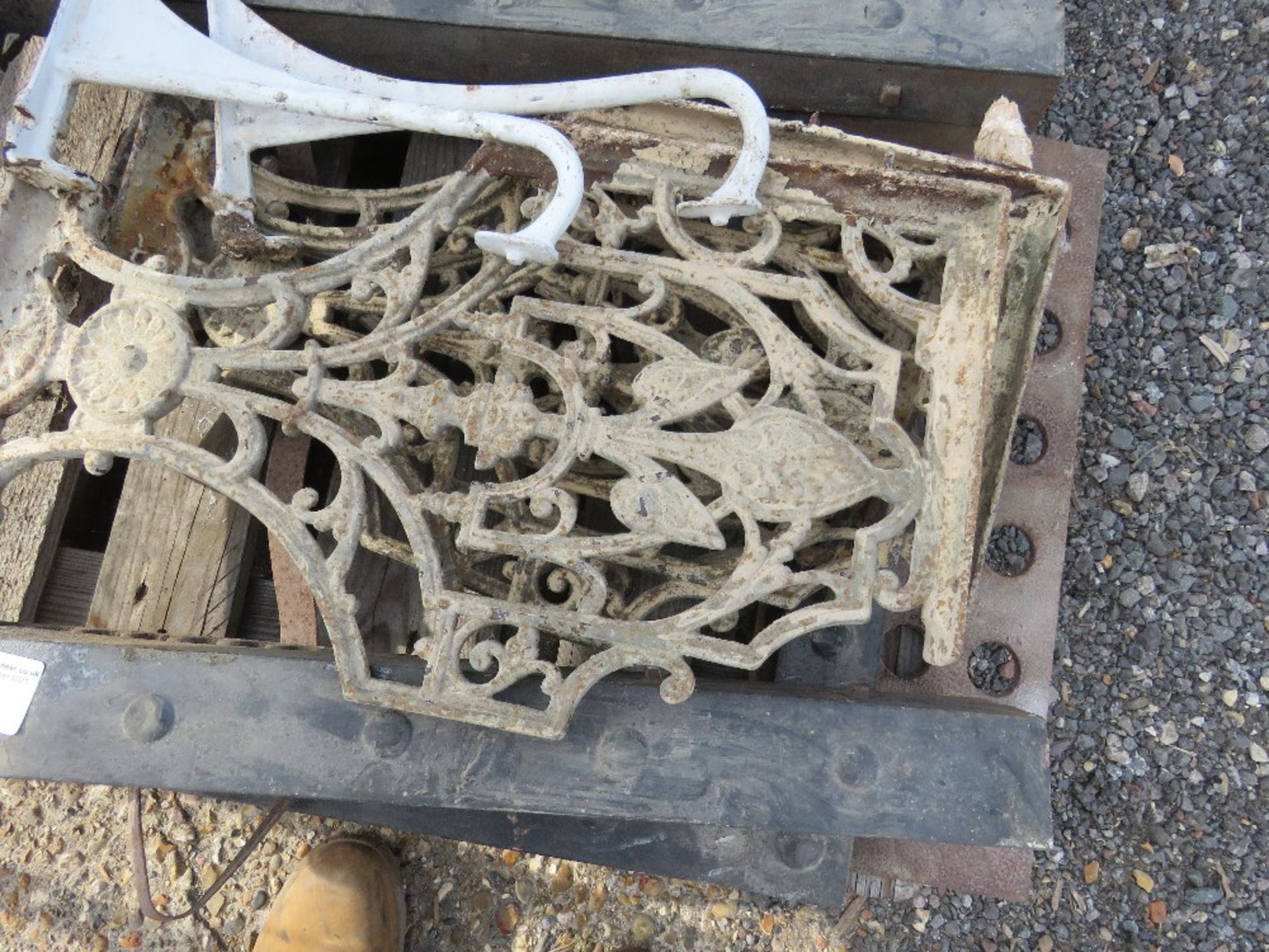 PALLET CONTAINING RAIN WATER HOPPERS, CAST BRACKETS AND SUNDRY ITEMS. - Image 2 of 4