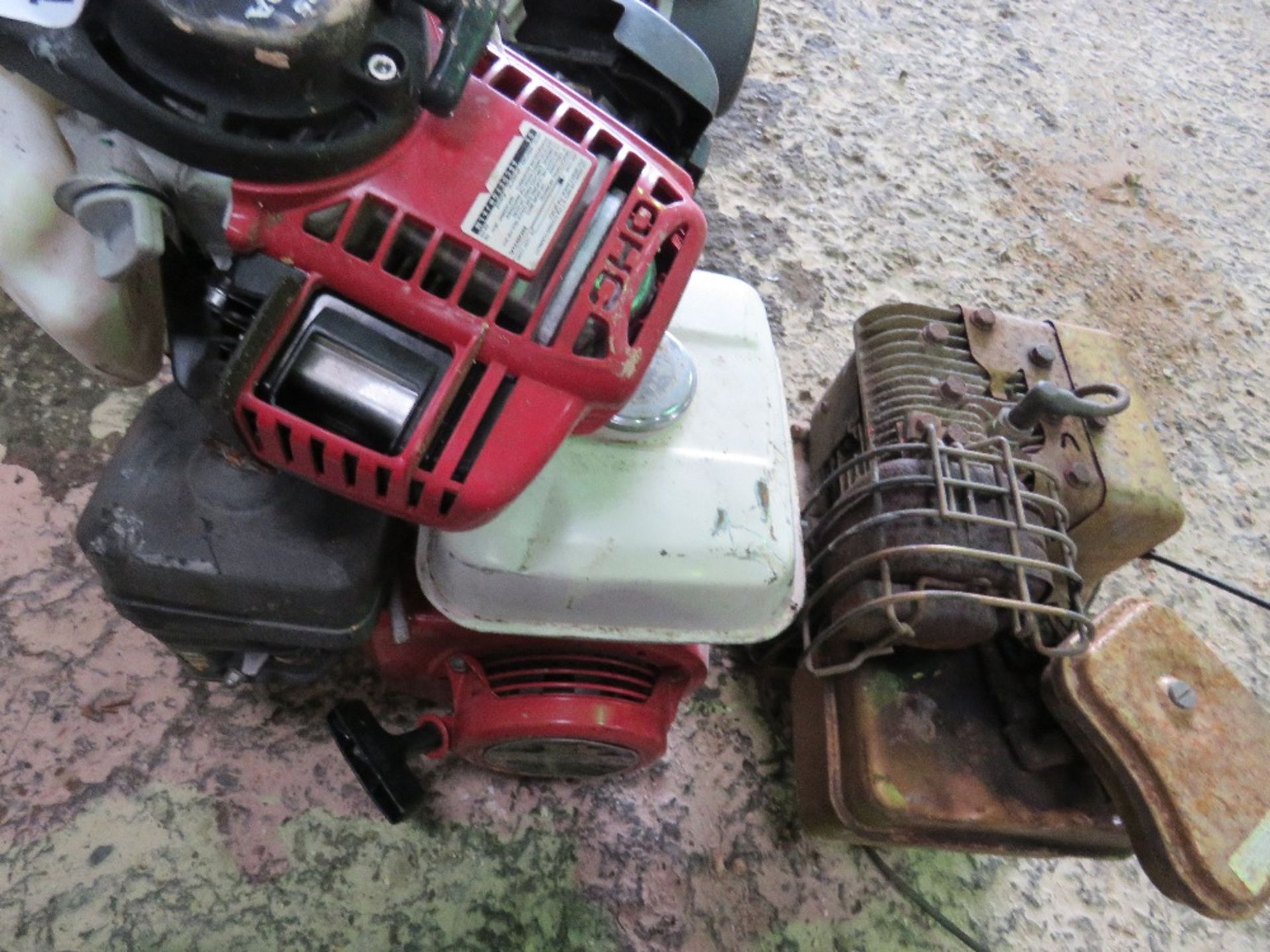 3 X ASSORTED PETROL ENGINES. - Image 2 of 3
