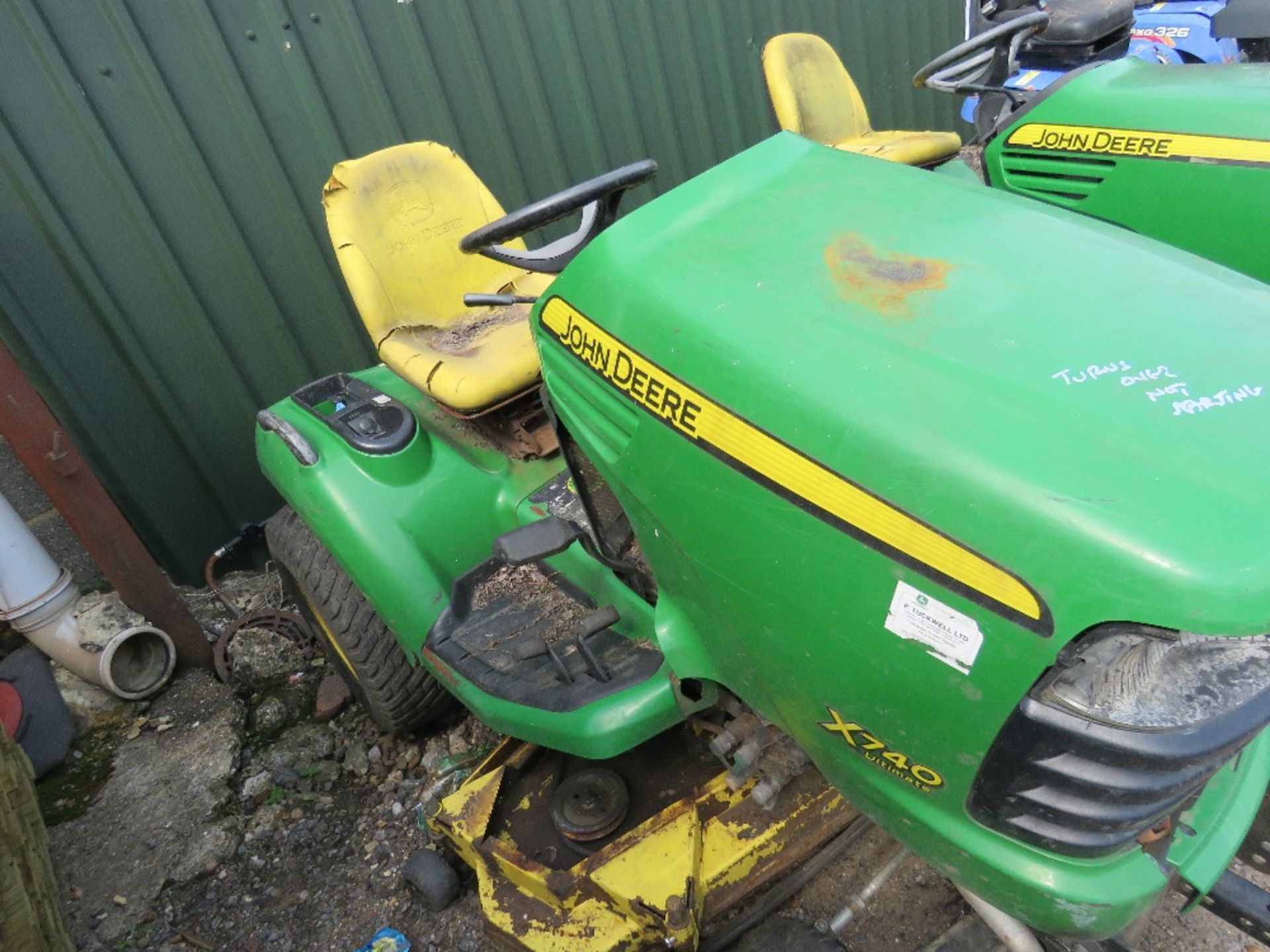 JOHN DEERE X740 PROFESSIONAL RIDE ON MOWER. YEAR 2008. WHEN TESTED WAS SEEN TO TURN OVER BUT NOT STA - Image 3 of 11