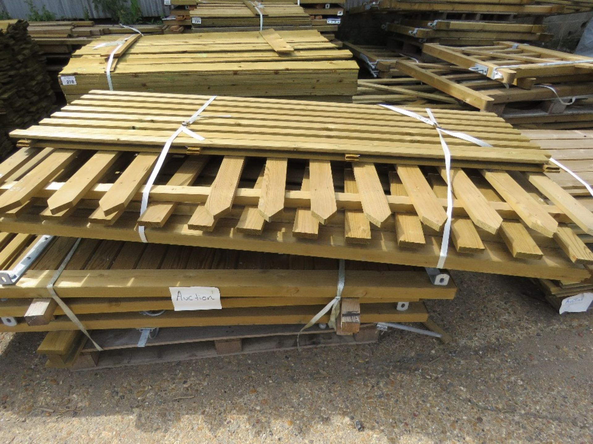 7 X ASSORTED GATES / SMALL FENCE PANELS. - Image 2 of 3