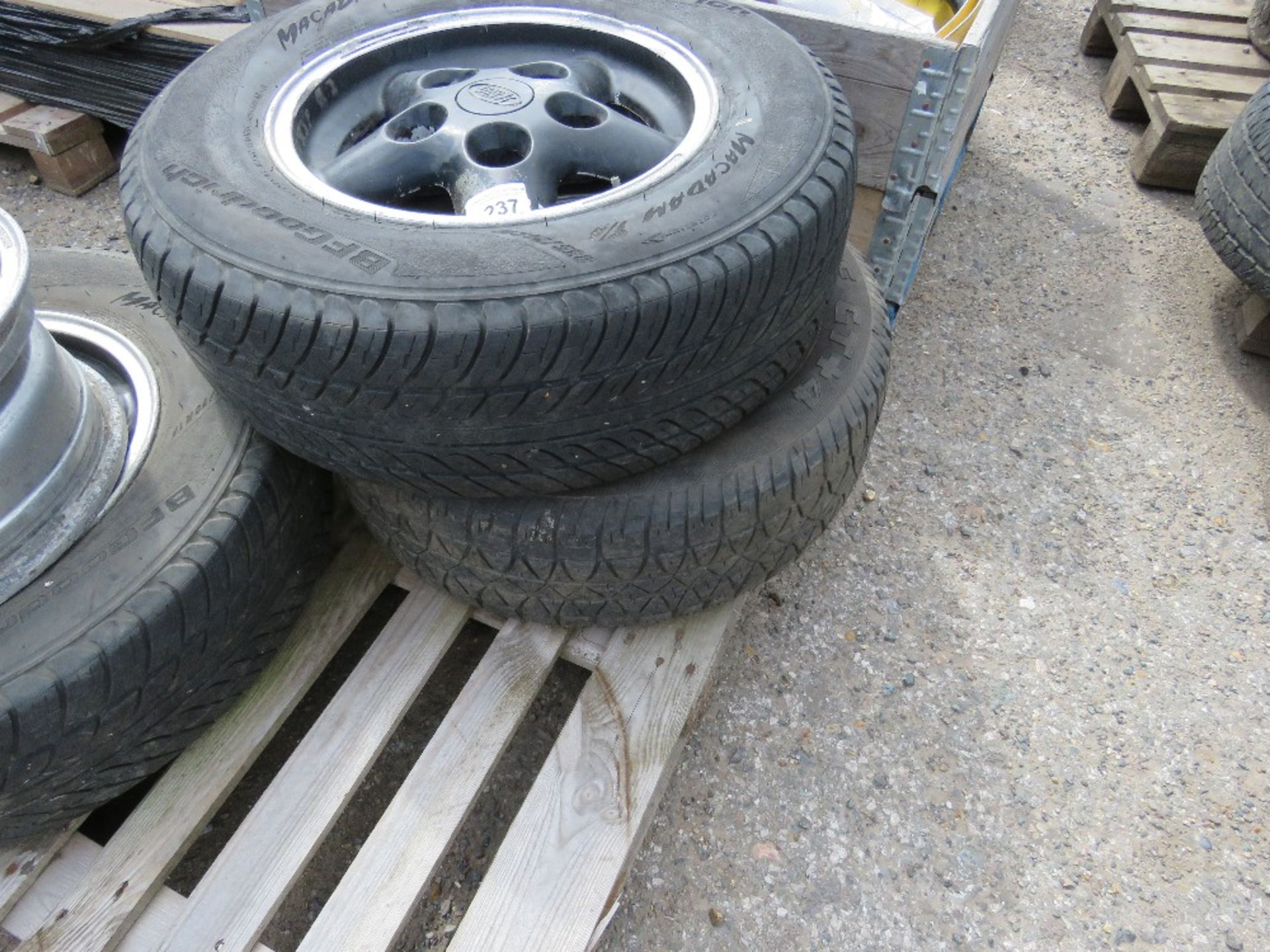 LANDROVER 16" WHEELS AND TYRES/RIMS. (4 X RIMS WITH 3 TYRES) - Image 2 of 3