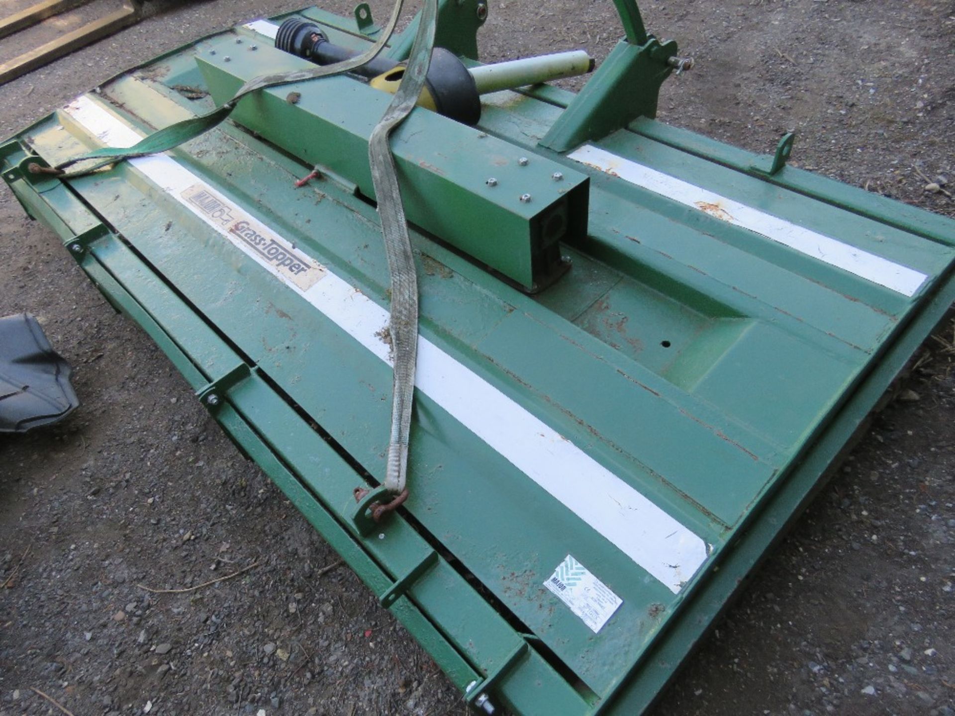 MAJOR GRASSTOPPER TRACTOR MOUNTED MOWER 9FT WIDTH, YEAR 2004, WITH PTO SHAFT. - Image 6 of 7