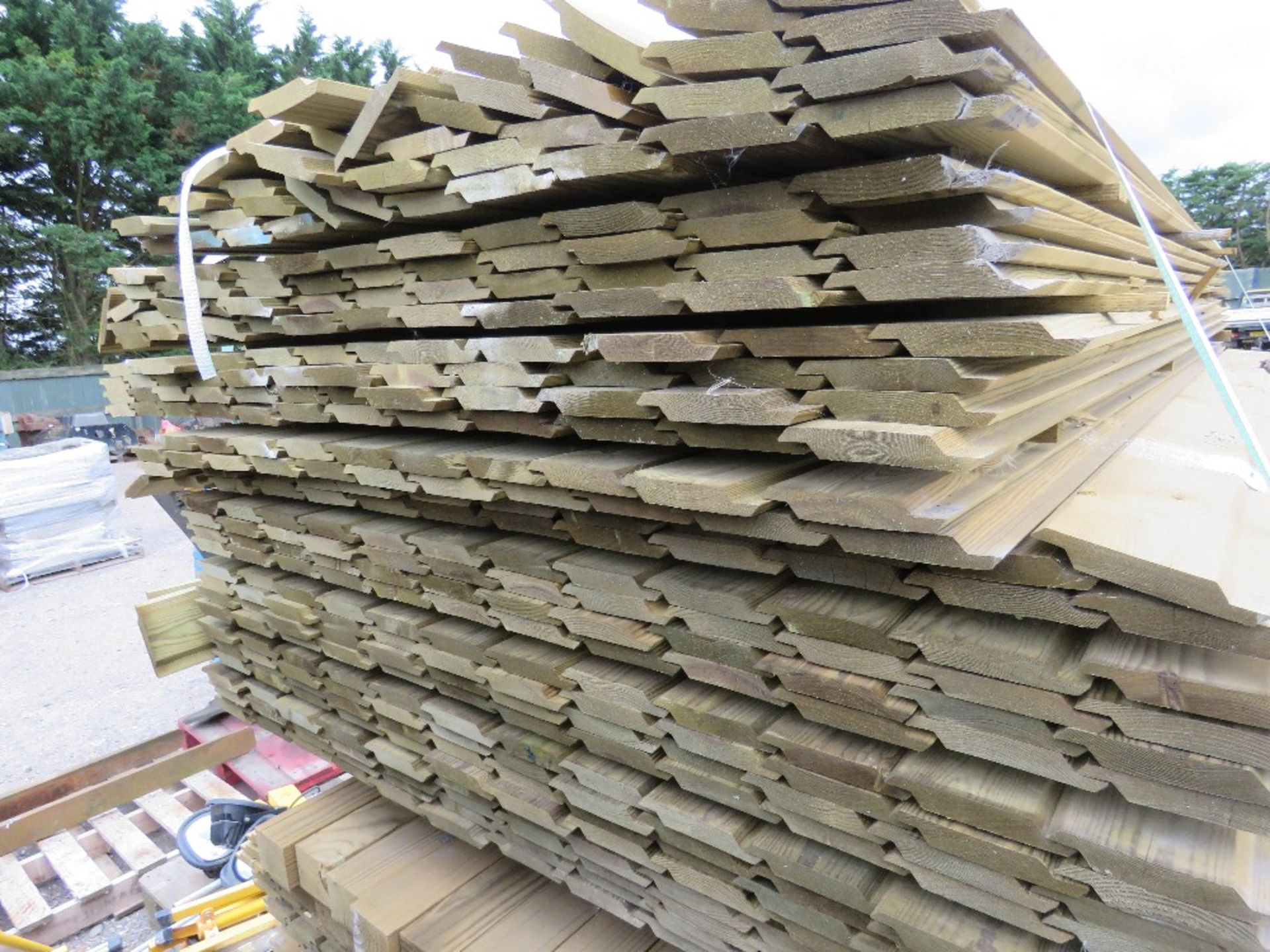 LARGE PACK OF PRESSURE TREATED SHIPLAP FENCING TIMBER. 1.73M LENGTH X 9.5CM WIDTH APPROX. - Image 2 of 4