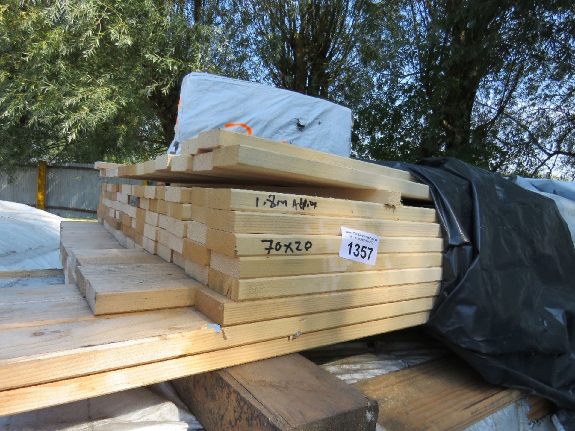 SMALL PACK OF UNTREATED TIMBER FENCE CLADDING BOARDS, 1.8M LENGTH X 70MM WIDTH X 20MM DEPTH APPROX.