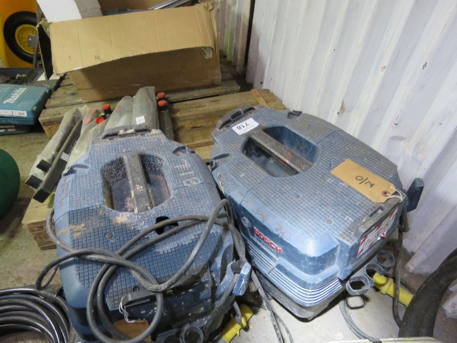 2 X BOSCH 110VOLT VACUUMS. - Image 4 of 7