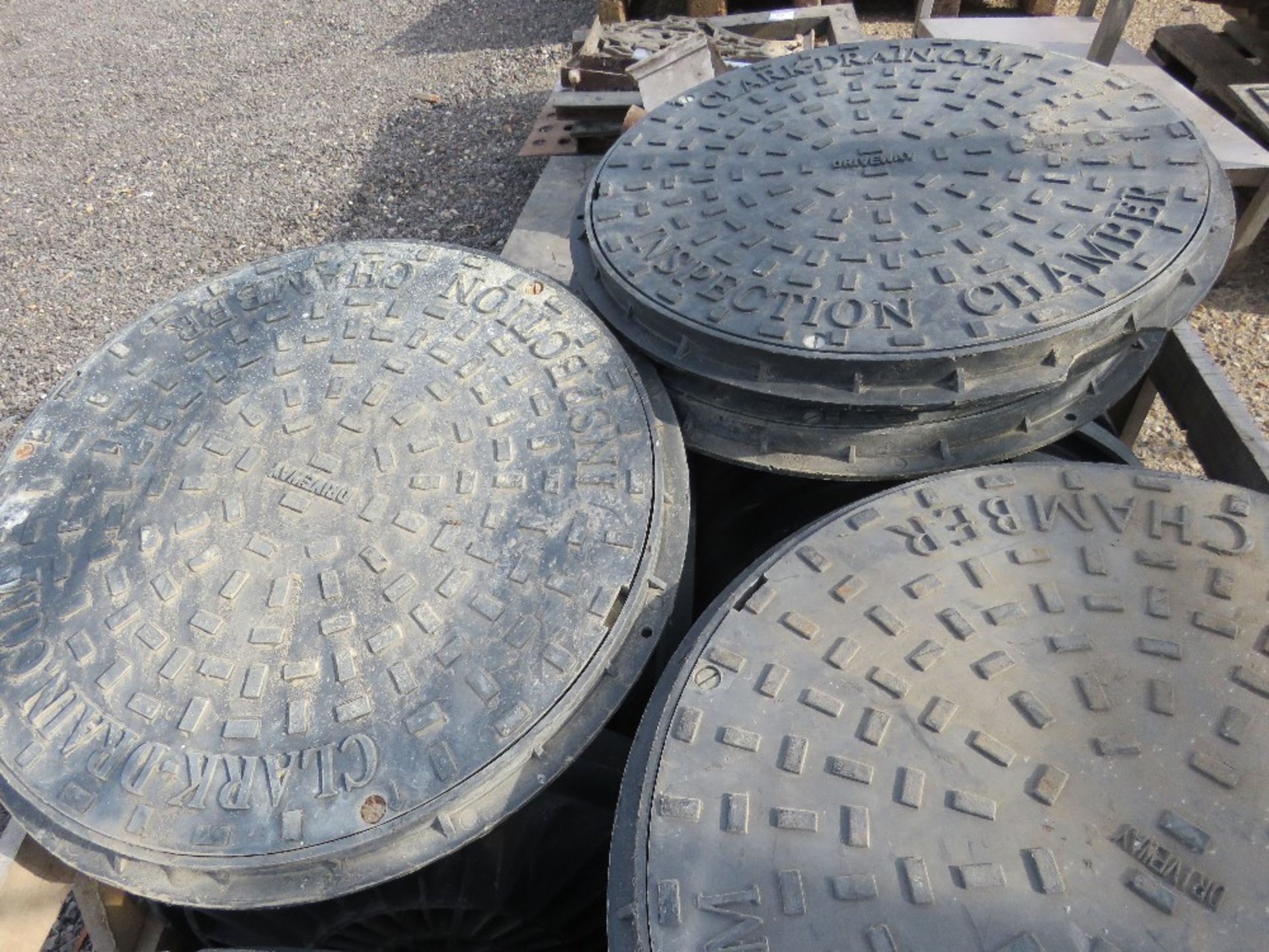 STILLAGE OF ROAD DRIVEWAY MANHOLE COVERS/SURROUNDS. 22NO IN TOTAL APPROX. - Image 2 of 3