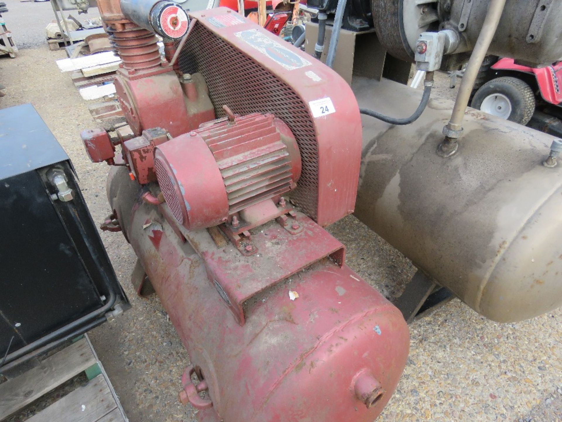 LARGE RED COMPRESSOR, SOURCED FROM FACTORY CLOSURE. NO VAT ON HAMMER PRICE.