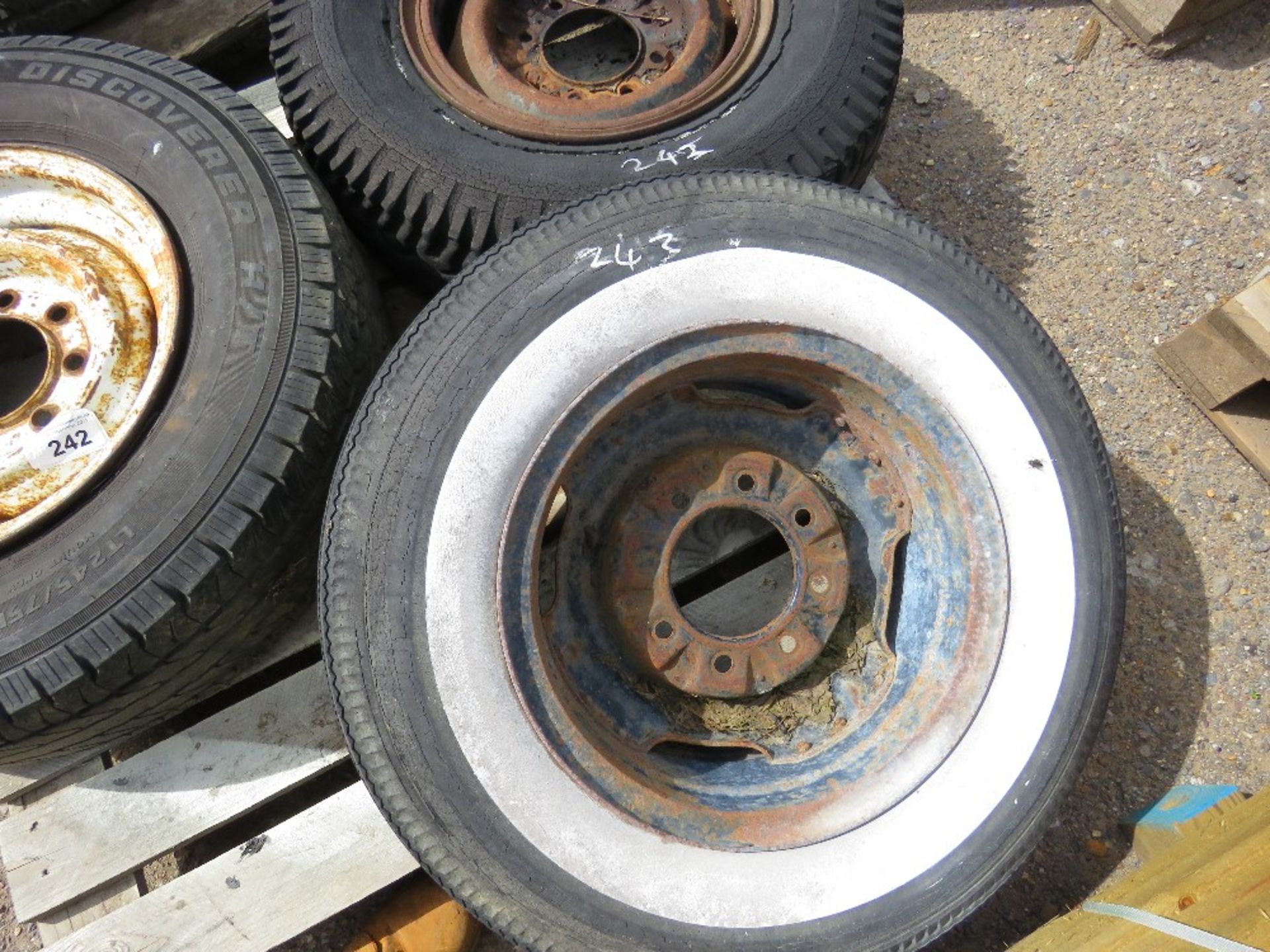 3 X ASSORTED WHEELS AND TYRES. - Image 2 of 3