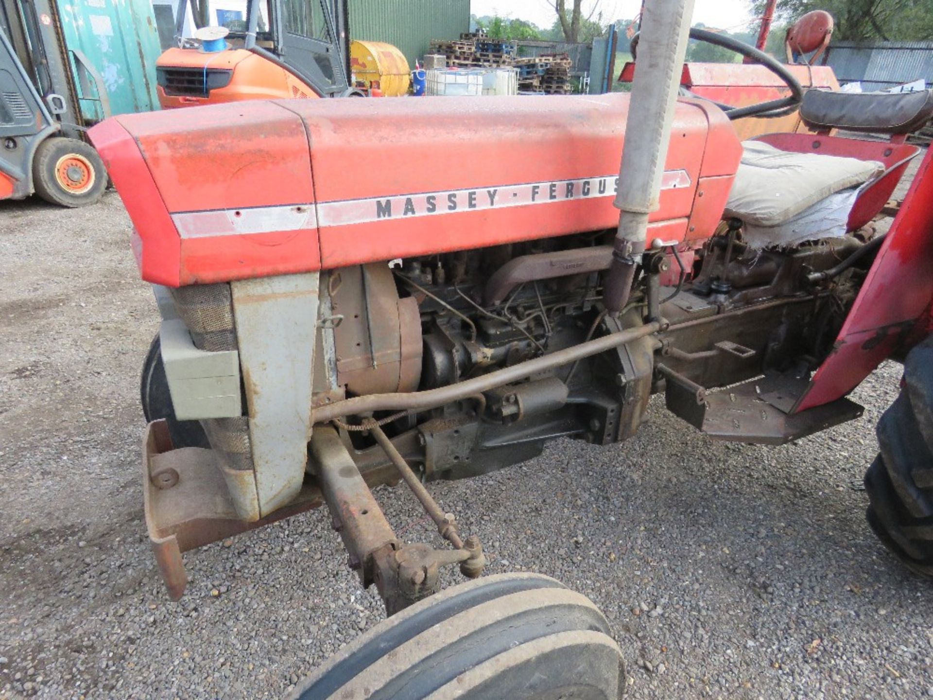 MASSEY FERGUSON 130 2WD TRACTOR . DIRECT FROM LOCAL HAY CONTRACTOR WHO IS RETIRING. - Image 9 of 13