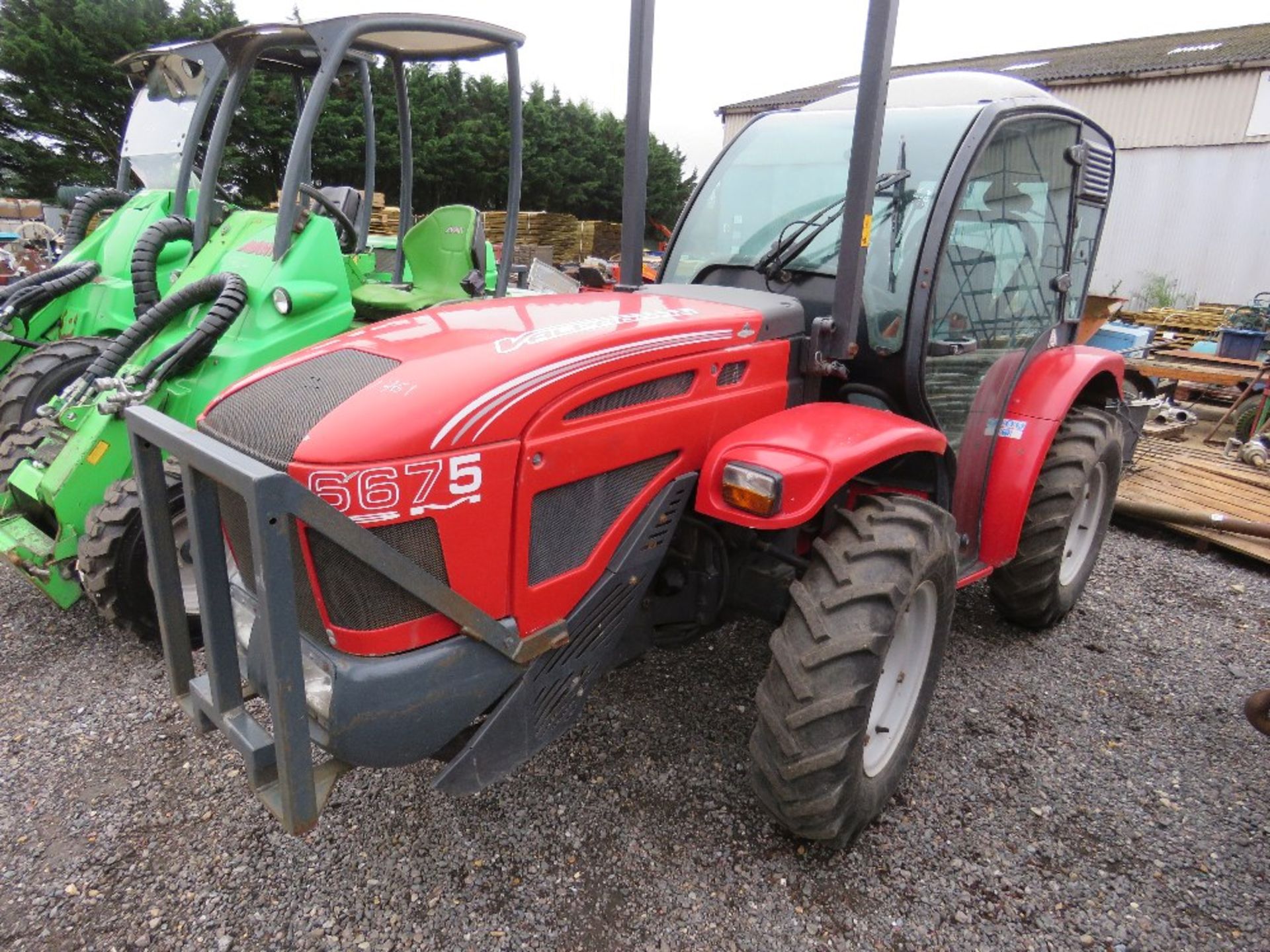 VALPADANA 6675 ARTIC STEER VINEYARD/FORESTRY AGRICULTURAL TRACTOR. 66HP, AIR CON CAB, 560 REC HOURS.
