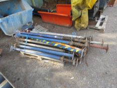 PALLET OF ACROW TYPE BUILDER'S PROPS, 21NO IN TOTAL APPROX. NO VAT ON HAMMER PRICE.