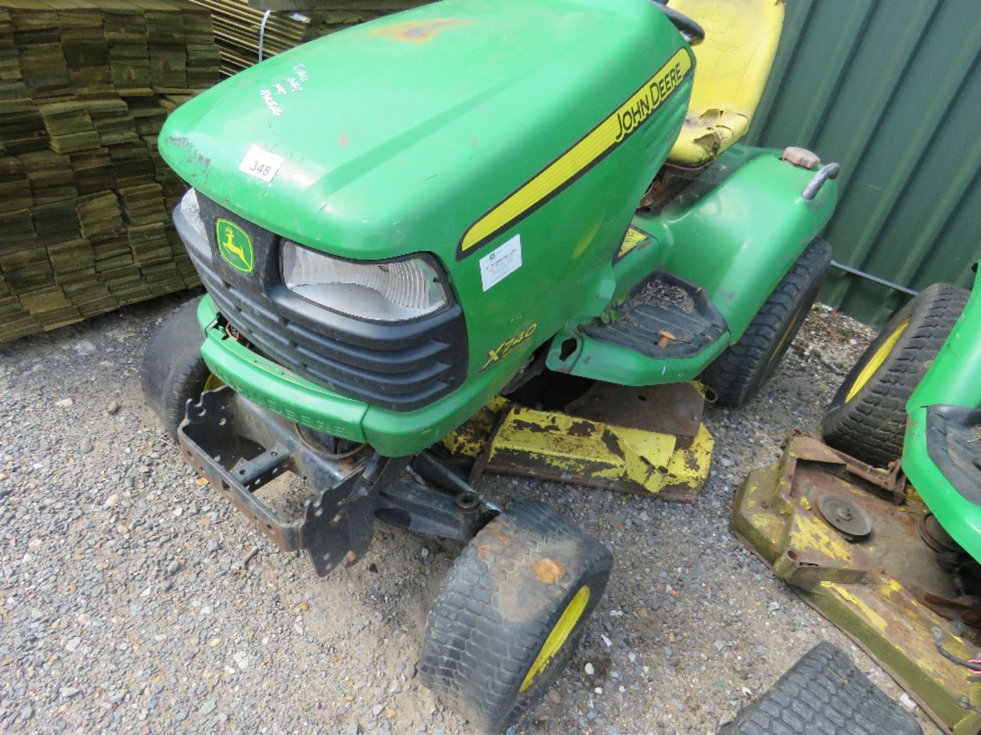 JOHN DEERE X740 PROFESSIONAL RIDE ON MOWER. YEAR 2008. WHEN TESTED WAS SEEN TO TURN OVER BUT NOT STA