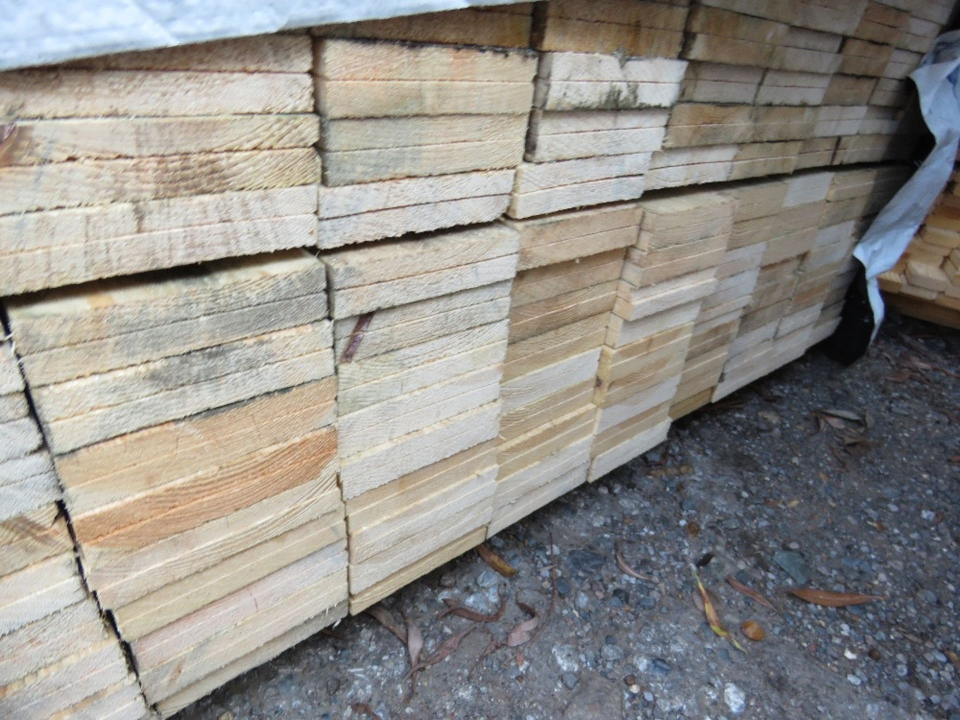 LARGE PACK OF UNTREATED TIMBER FENCE CLADDING BOARDS, 1.73M LENGTH X 100MM WIDTH X 10MM DEPTH APPROX - Image 4 of 4