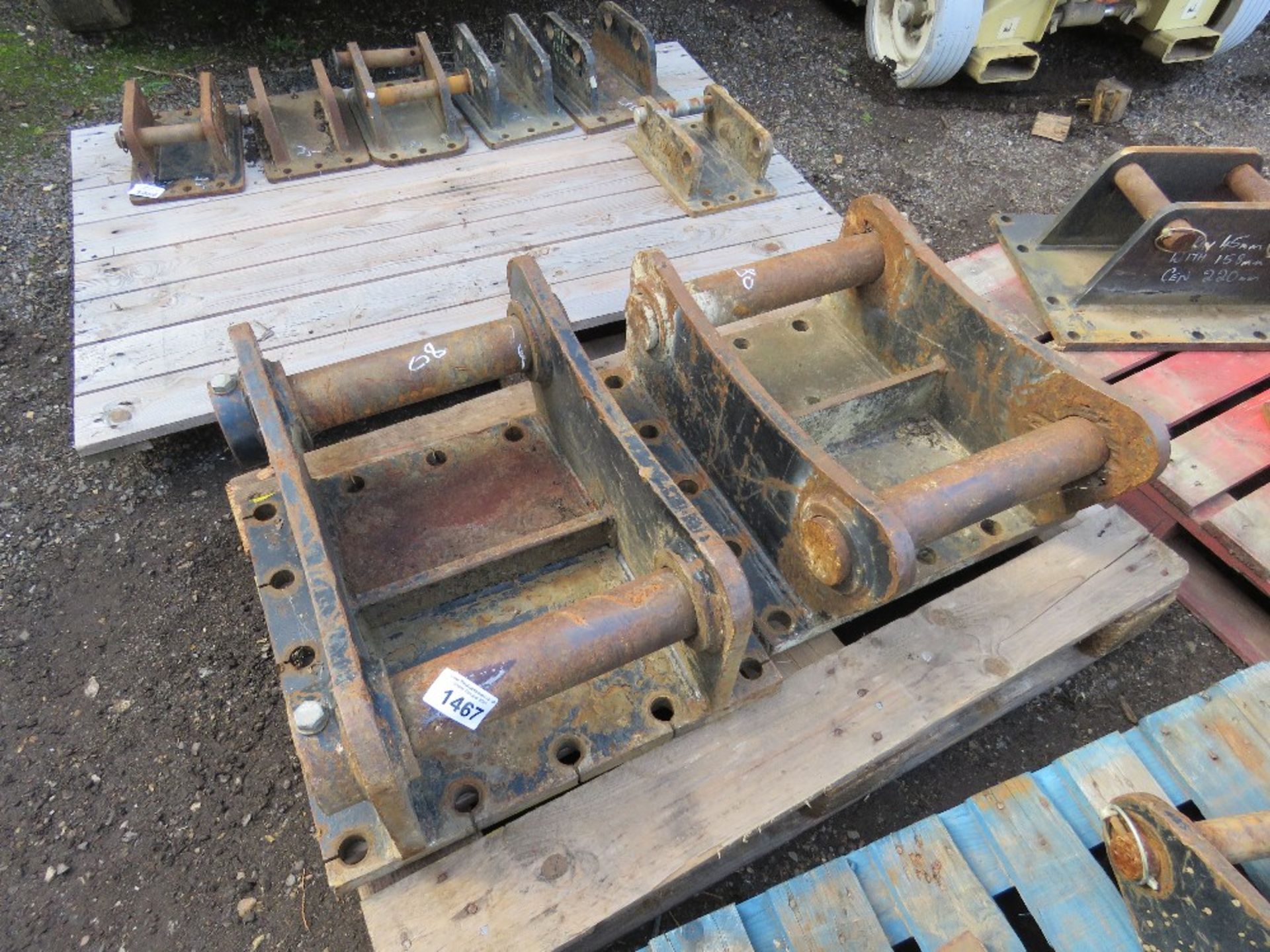 PALLET CONTAINING 2 X 80MM PINNED EXCAVATOR BREAKER HEADSTOCKS / MOUNTING BRACKETS.