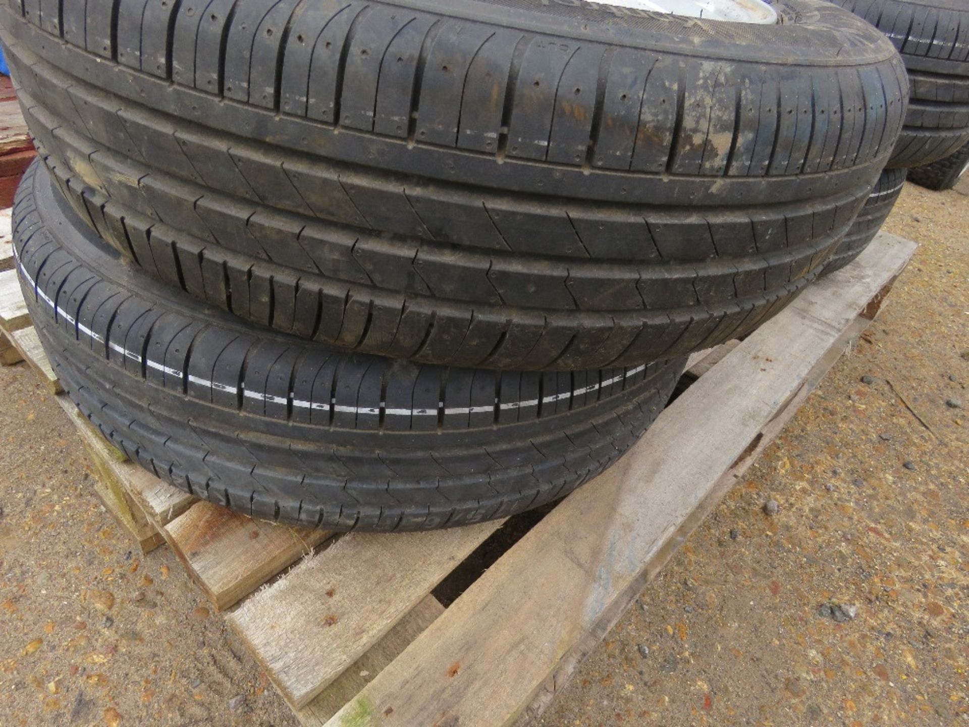 4 X ALLOY WHEELS AND 175 65R15 TYRES. - Image 2 of 7