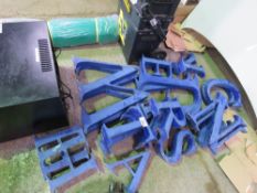 ASSORTED LETTERS AND NUMBERS, METAL/TIN CONSTRUCTION.THIS LOT IS SOLD UNDER THE AUCTIONEERS MARGIN S