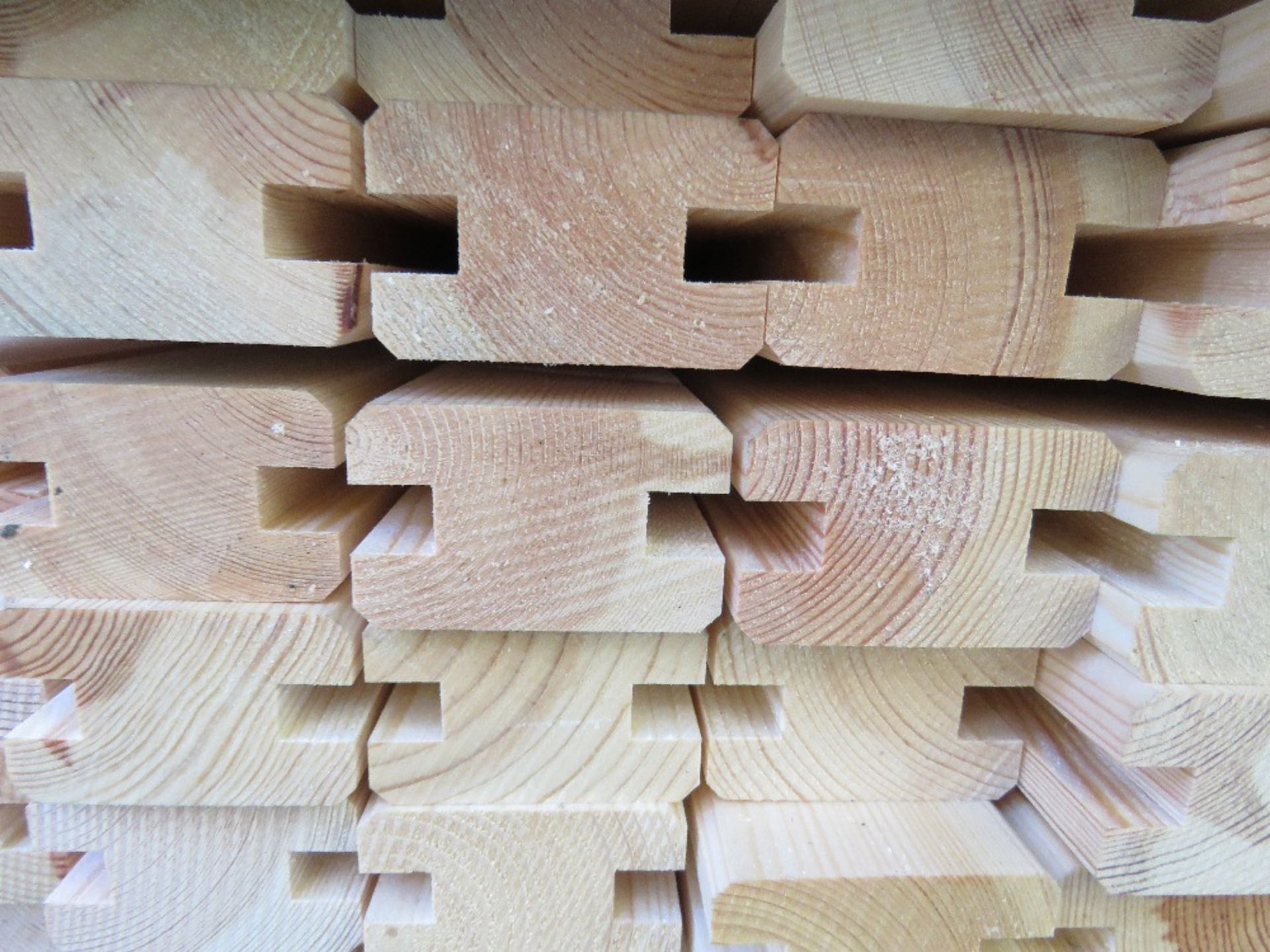 LARGE PACK OF H SECTIONED CONSTRUCTION TIMBER, UNTREATED. SIZE: 1.57M LENGTH X 55MM WIDE X 35MM DEPT - Image 4 of 4