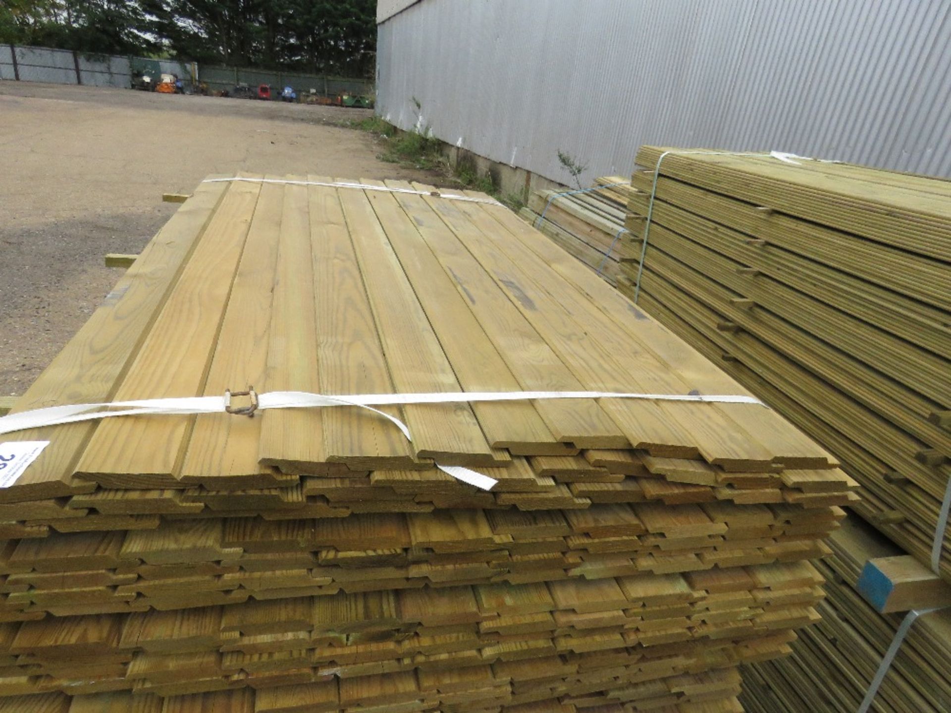 LARGE PACK OF TREATED SHIPLAP TIMBER CLADDING BOARDS, 1.83M LENGTH X 9.5CM WIDTH APPROX. - Image 4 of 4