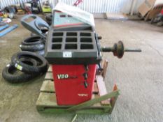 VDD WHEEL BALANCER, 240 VOLT. NO VAT ON HAMMER PRICE.