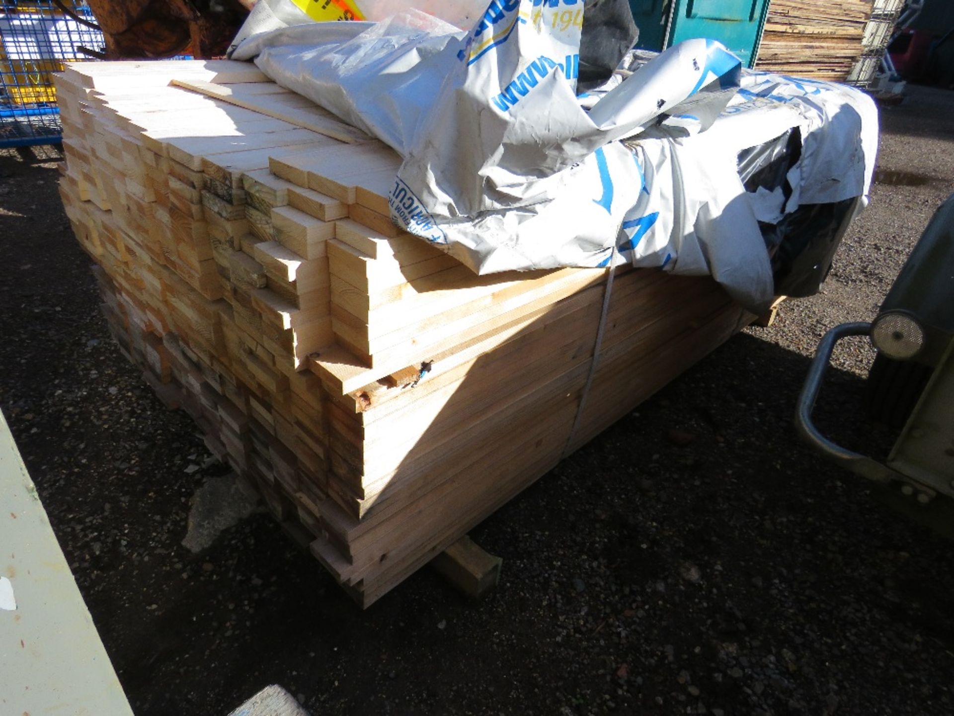 PACK OF TIMBER SLATS / BOARDS, UNTREATED. SIZE: 1.8M LENGTH X 70MM WIDE X 20MM DEPTH APPROX.
