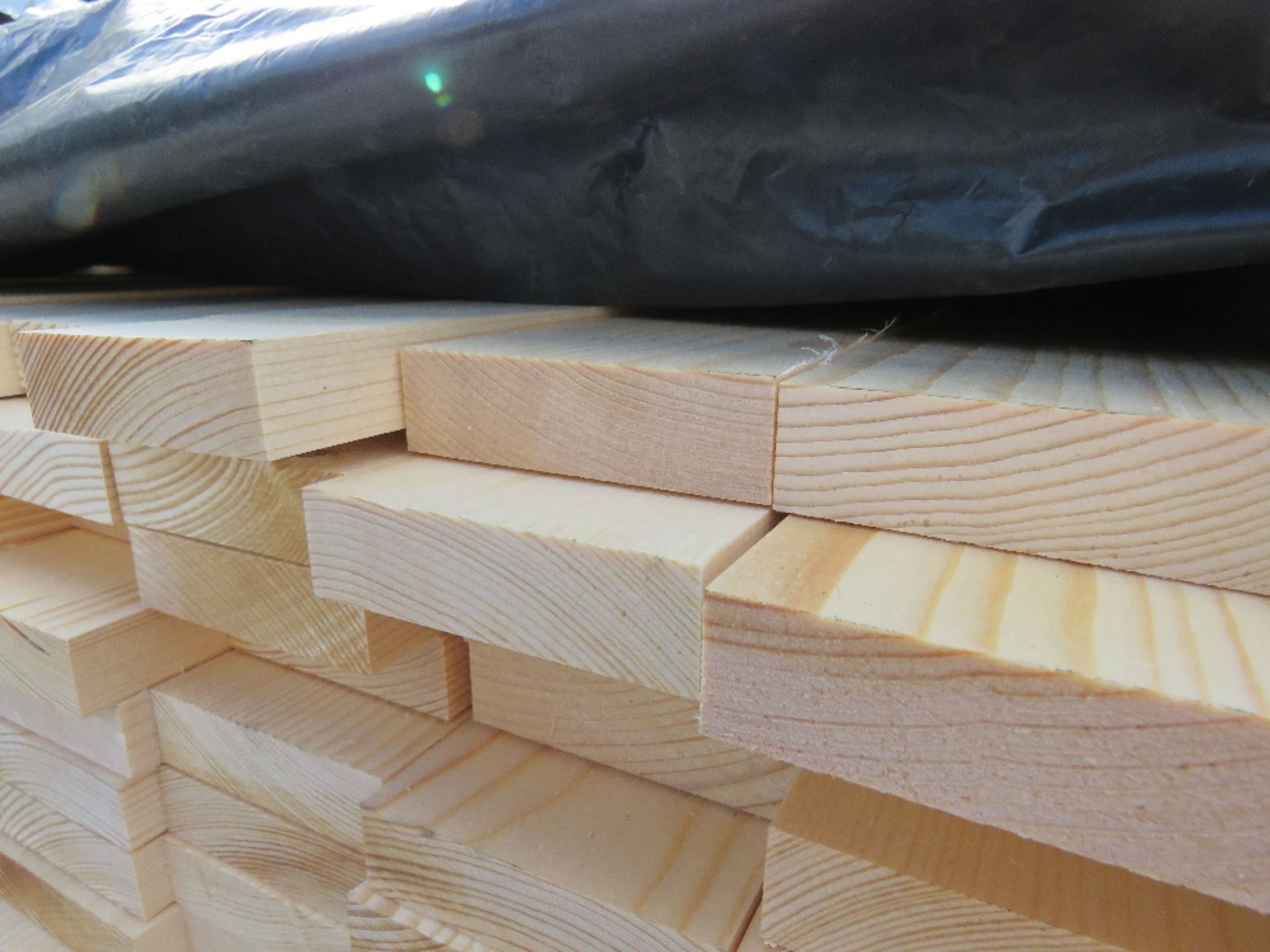 LARGE PACK OF UNTREATED TIMBER FENCE CLADDING BOARDS. SIZE: 1.82 M LENGTH, 70 MM WIDTH, 20M - Image 3 of 4