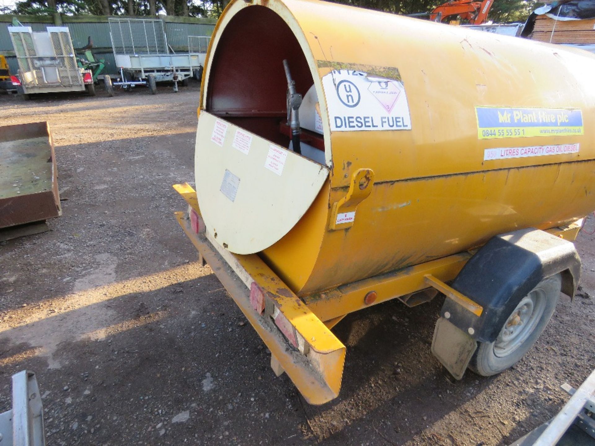 TRAILER ENGINEERING 950 LITRE DIESEL BOWSER, WITH PUMP AND HOSE. FAST TOW, RING HITCH FITTED. - Image 5 of 7