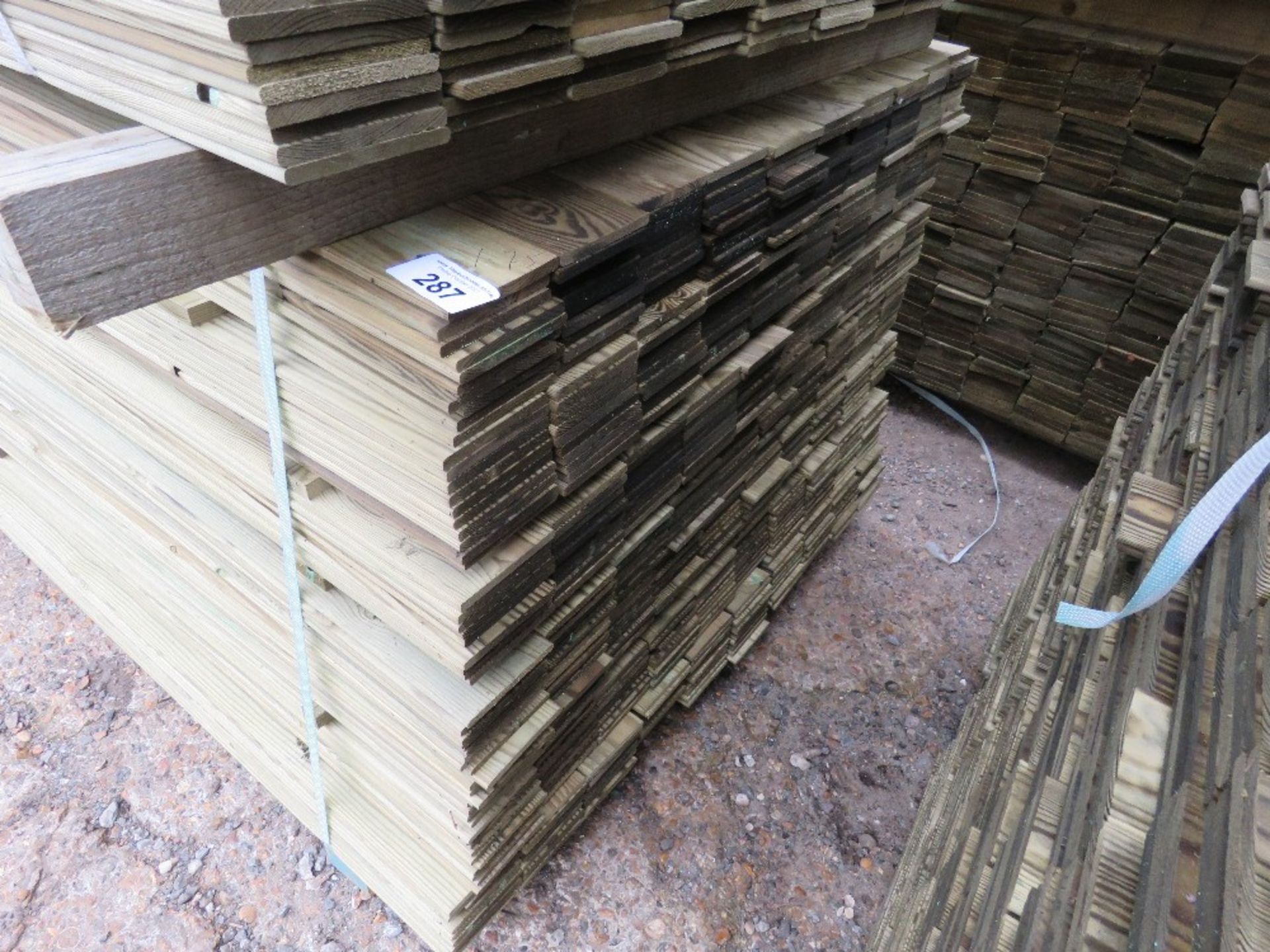 LARGE PACK OF TREATED HIT AND MISS THIN TIMBER CLADDING BOARDS, 1.75M LENGTH X 9.5CM WIDTH APPROX. - Image 2 of 3