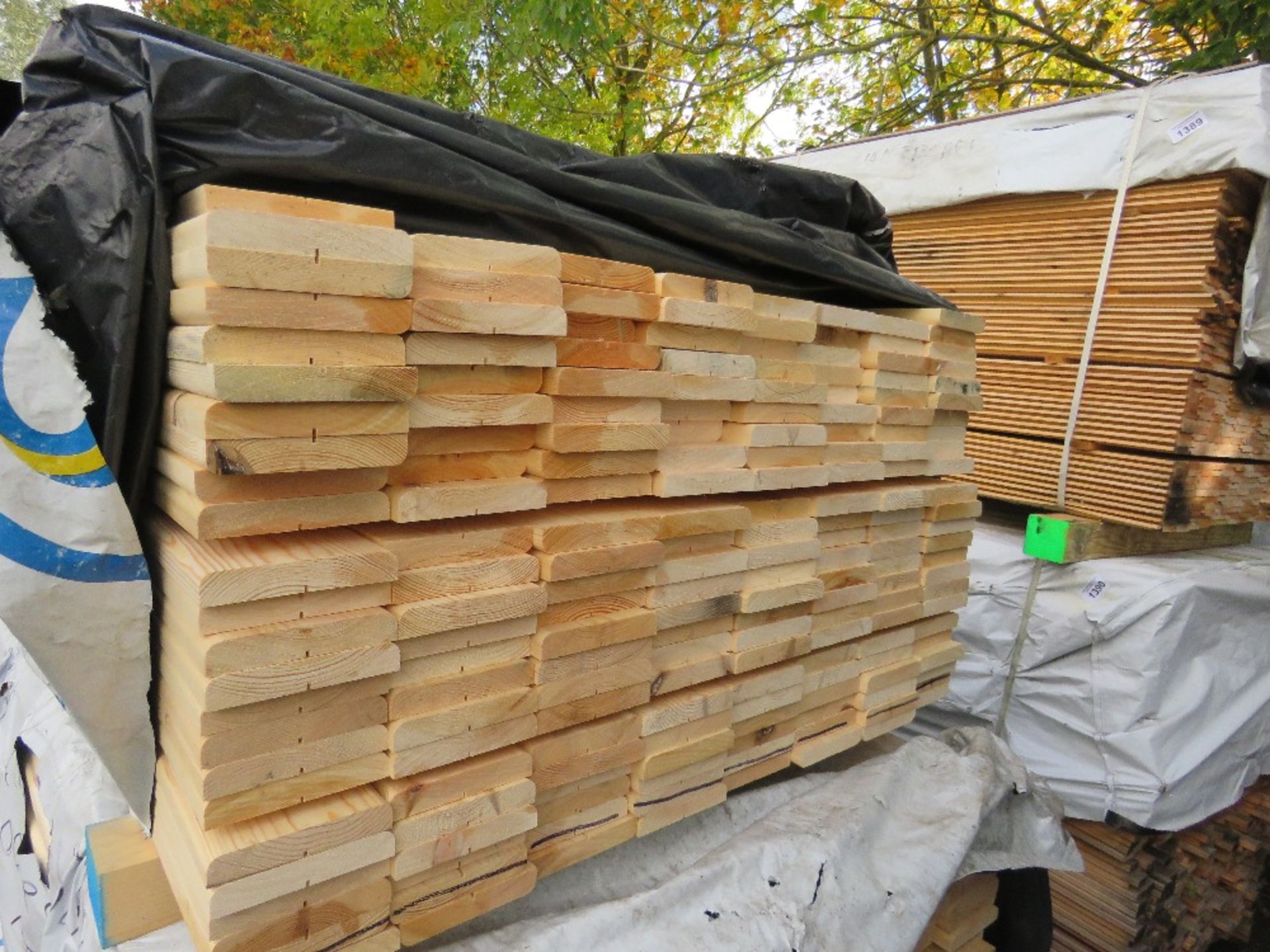 PACK OF PROFILED TIMBER CAPPING BOARDS, UNTREATED. SIZE: 2.07M LENGTH X 120MM WIDE X 20MM DEPTH APPR