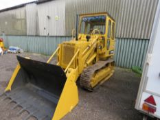 CATERPILLAR / CAT 931B TRACKED LOADING SHOVEL WITH 4 IN 1 BUCKET. SHOWING 3361 HOURS ON THE CLOCK.