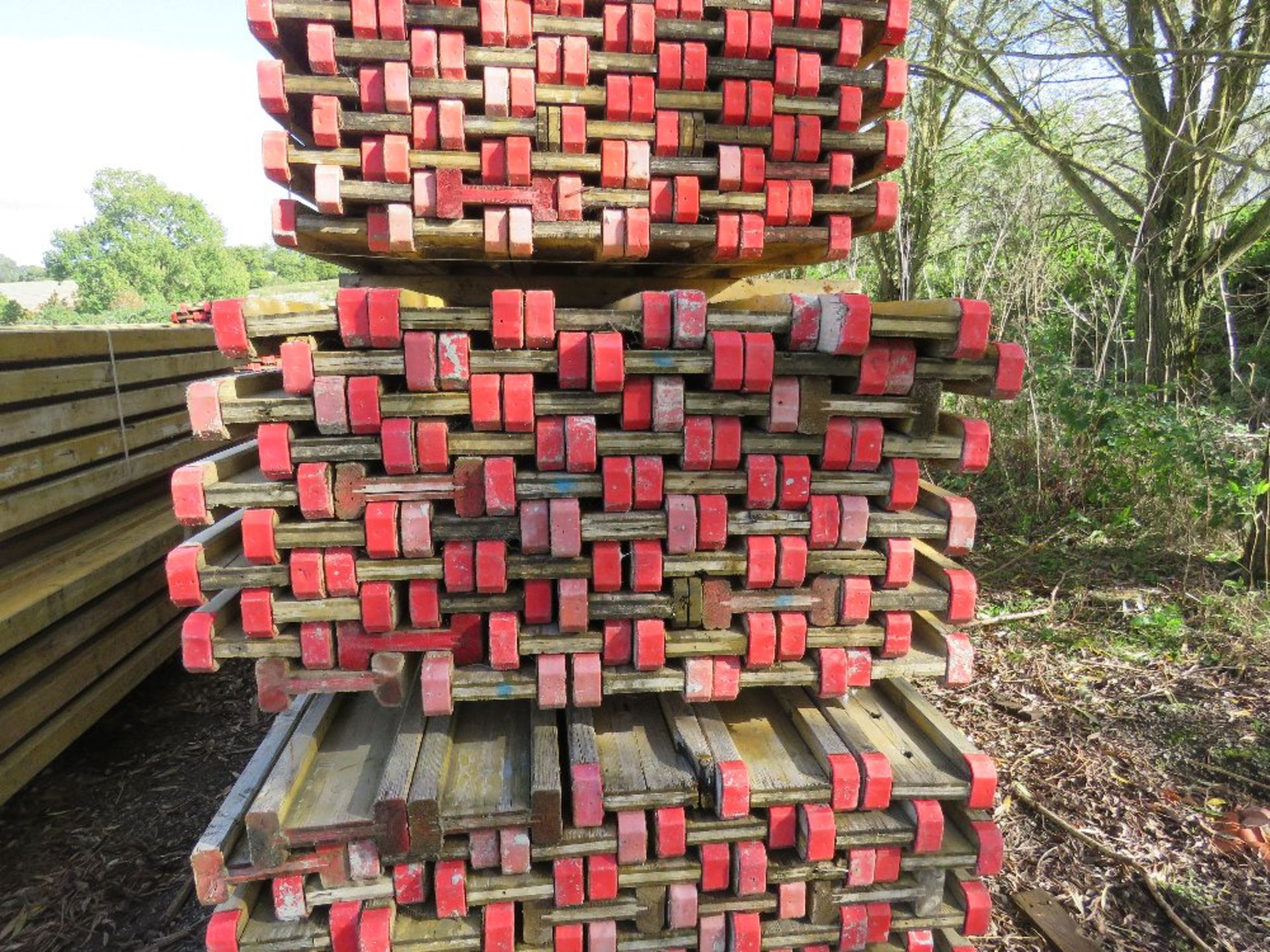 BUNDLE OF I BEAM WOODEN SHUTTERING BEAMS, 50NO APPROX IN THE BUNDLE, 4.5METRE LENGTH. ALSO SUITABLE - Image 2 of 4