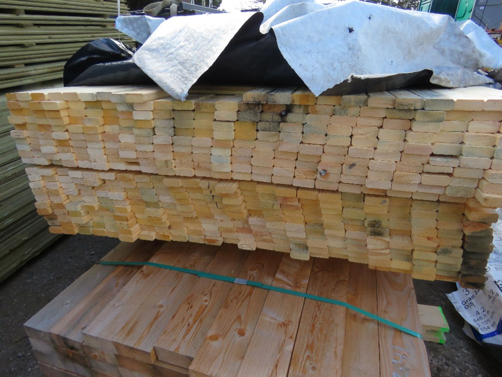 LARGE PACK OF UNTREATED TIMBER SLATS. SIZE: 2.42M LENGTH, 40MM WIDTH, 16MM DEPTH APPROX. - Image 2 of 3