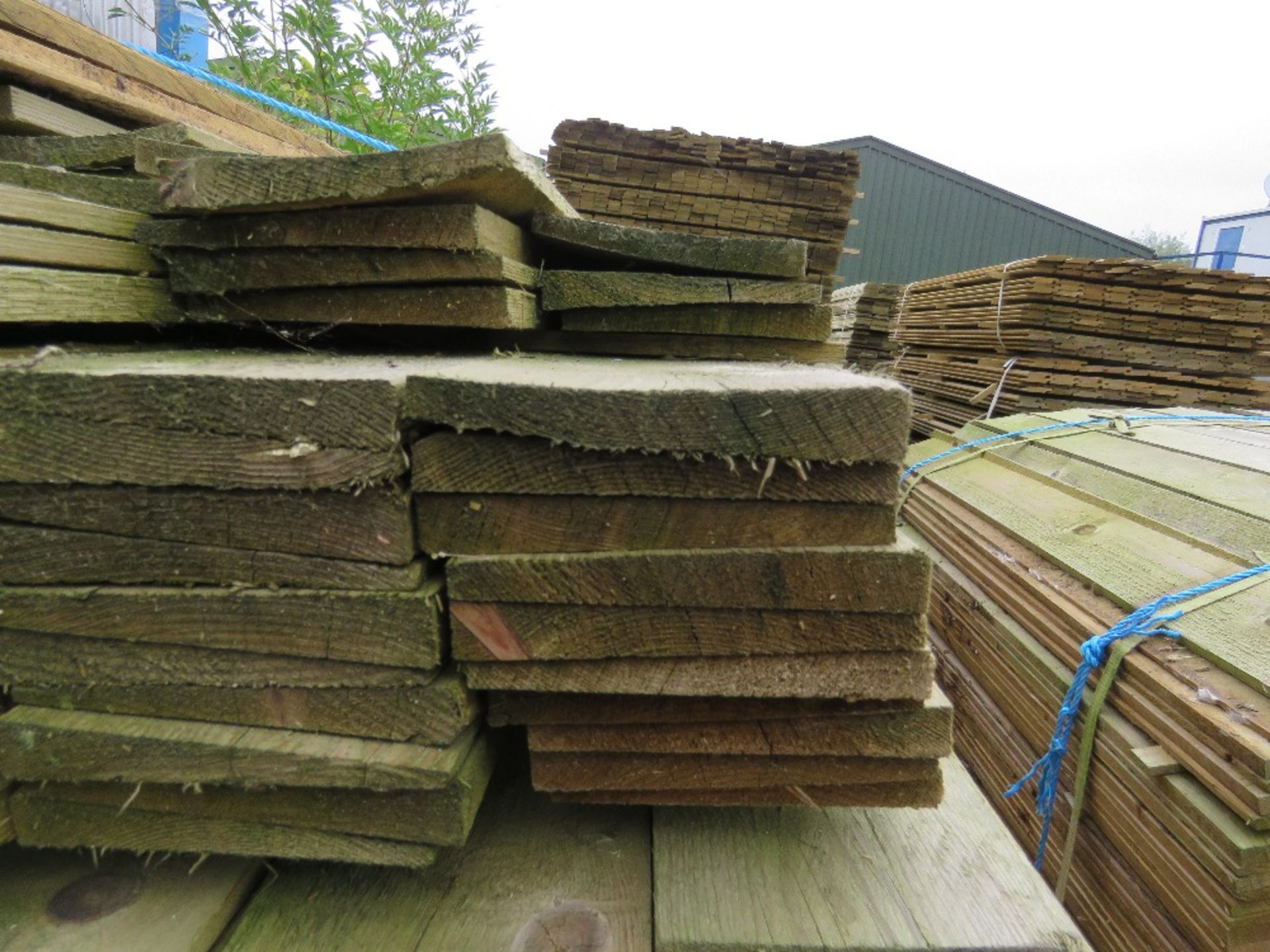 LARGE PACK OF TREATED FEATHER EDGE TIMBER CLADDING BOARDS, 1.79M LENGTH X 10CM WIDTH APPROX. - Image 4 of 5