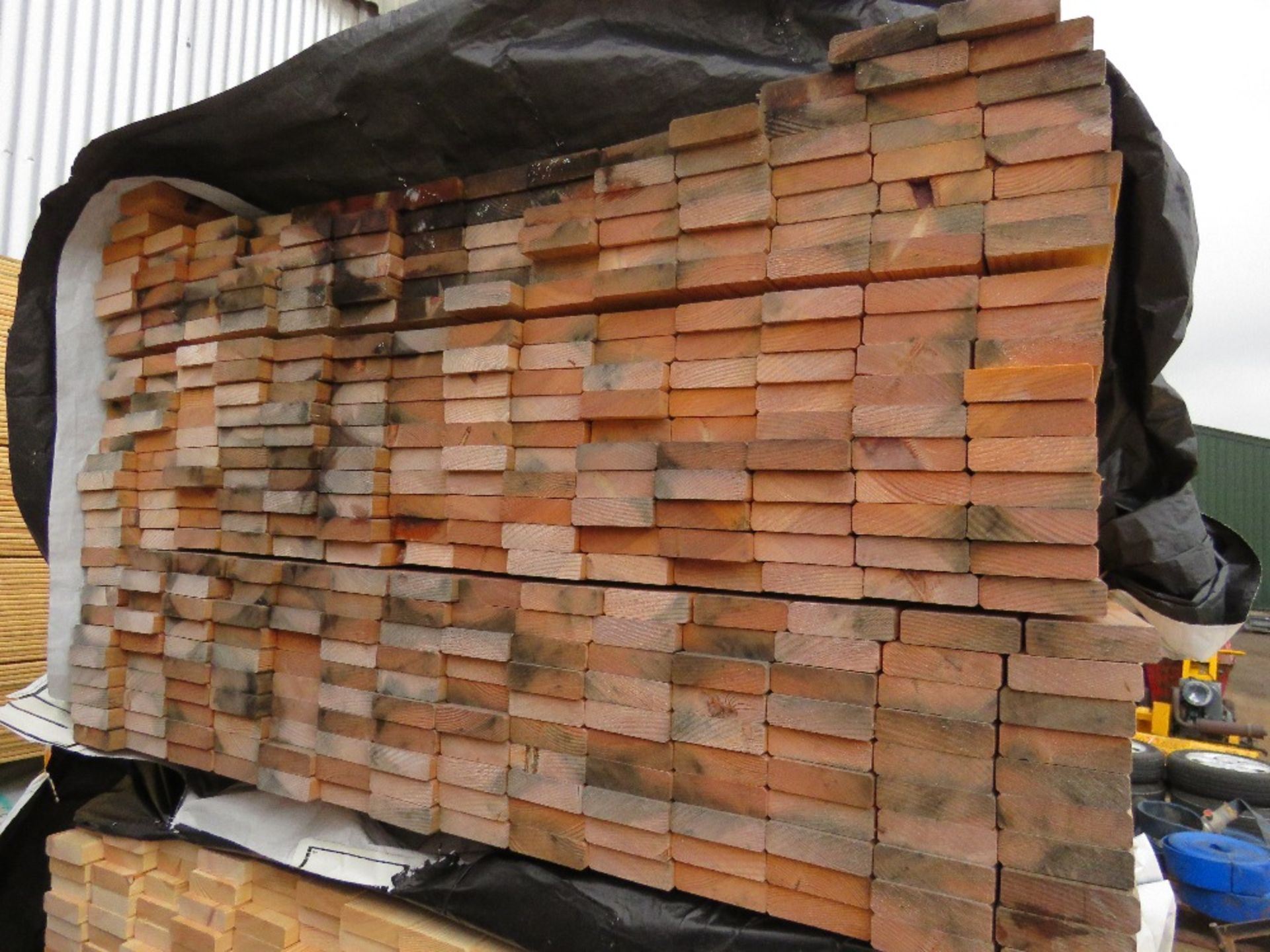 PACK OF TIMBER SLATS, MACHINED, UNTREATED. 1.83M LENGTH X 70MM WIDTH X 20MM DEPTH APPROX. - Image 2 of 3