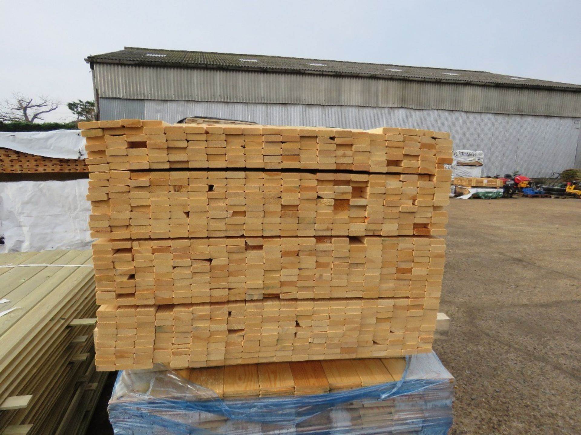 LARGE PACK OF UNTREATED TIMBER SLATS. SIZE: 1.83M LENGTH, 45MM WIDTH, 16MM DEPTH APPROX. - Image 3 of 4