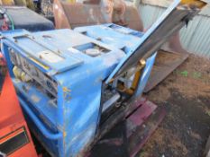 ARCGEN WELDMAKER 300AVC WELDER UNIT . WHEN TESTED WAS SEEN TO TURN OVER BUT NOT STARTING, HAS BEEN