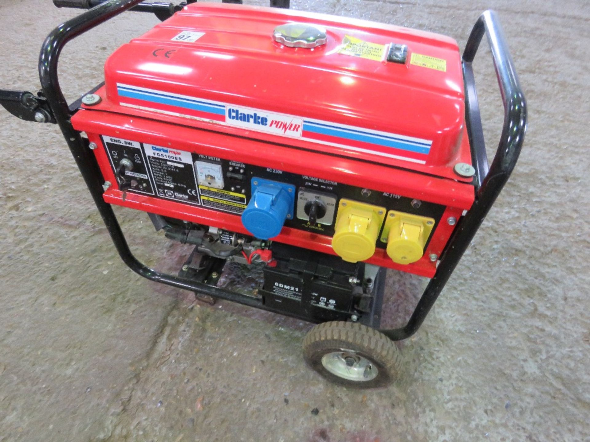 CLARKE 13HP POWERED GENERATOR, ELECTRIC START. NO VAT ON HAMMER PRICE. WHEN TESTED WAS SEEN TO RUN - Image 3 of 4