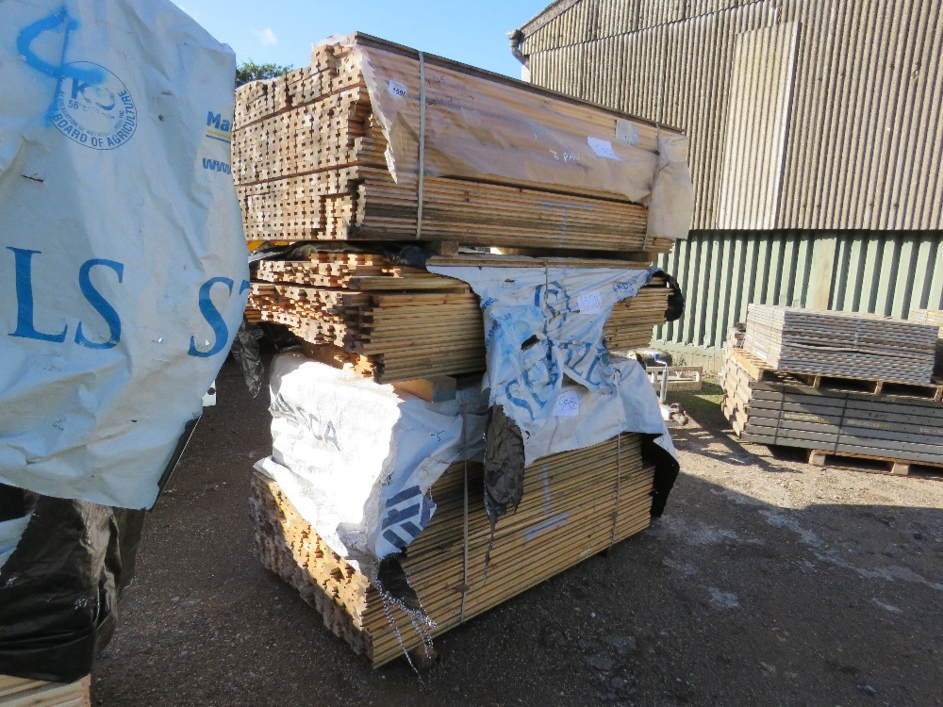 LARGE PACK OF H SECTIONED TIMBER, UNTREATED. SIZE: 1.45-1.75M LENGTH X 55MM WIDE X 35MM DEPTH APPROX - Image 6 of 6
