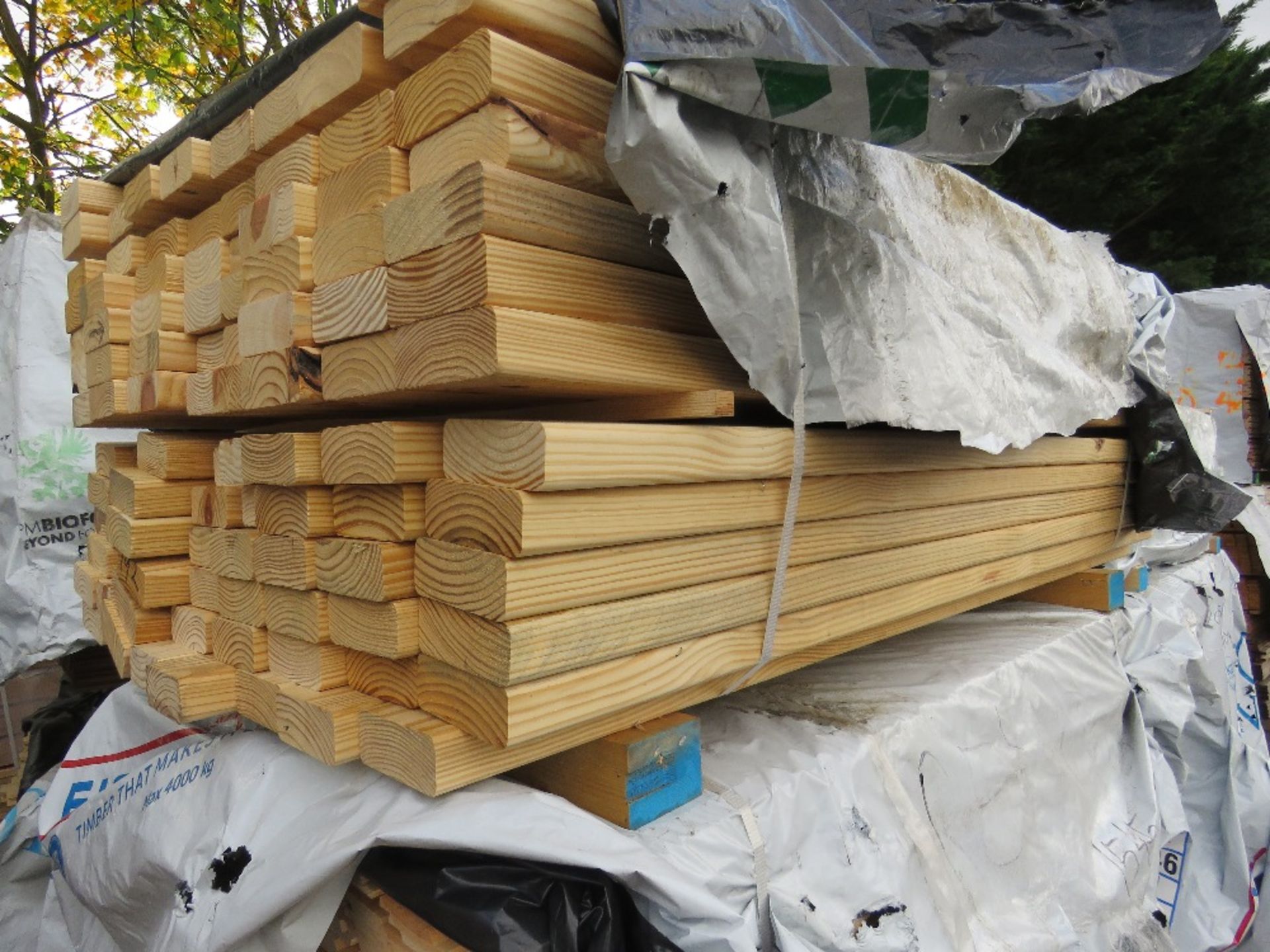 LARGE PACK OF MACINED PROFILED HEAVY DUTY BOARDS, UNTREATED. SIZE: 1.79M LENGTH X 115MM WIDE X 45MM - Image 4 of 4