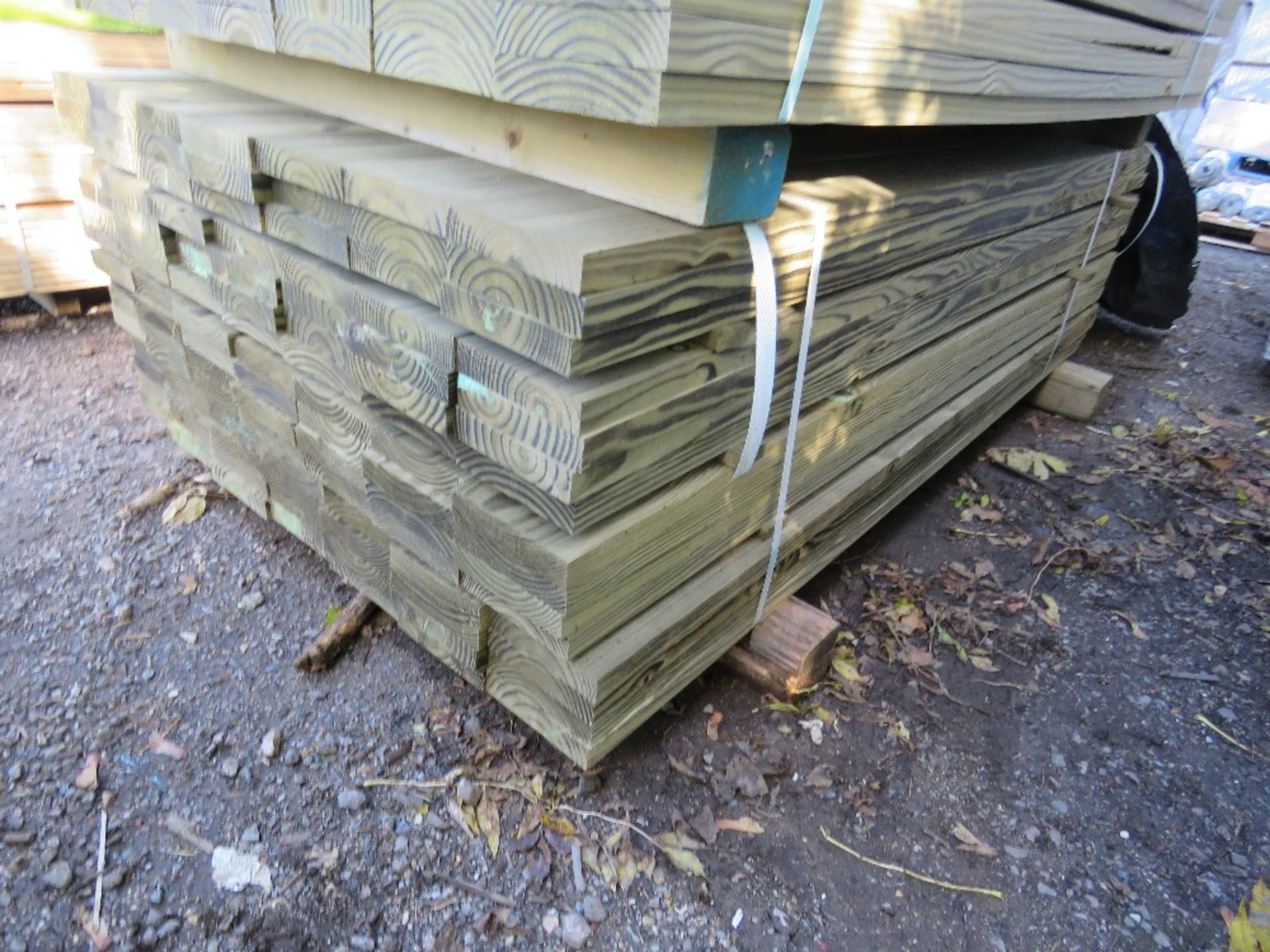 LARGE PACK OF 105NO TIMBER BOARDS, PRESSURE TREATED. SIZE: 1.83M LENGTH X 140MM WIDE X 30MM DEPTH AP - Image 3 of 3