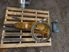 ATLAS COPCO BREAKER TO SUIT A 5-8 TONNE MACHINE, KLAC MODEL D HITCH. SOURCED FROM RETIREMENT SALE. S