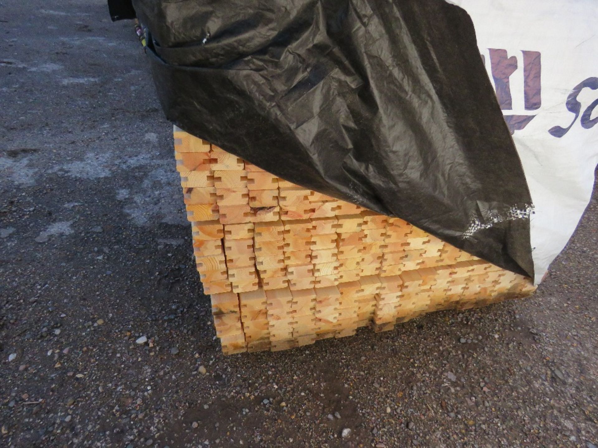 LARGE QUANTITY OF H SECTIONED TIMBER (2 PACKS), UNTREATED. SIZE: 1.56M LENGTH X 55MM WIDE X 35MM DE - Image 3 of 4