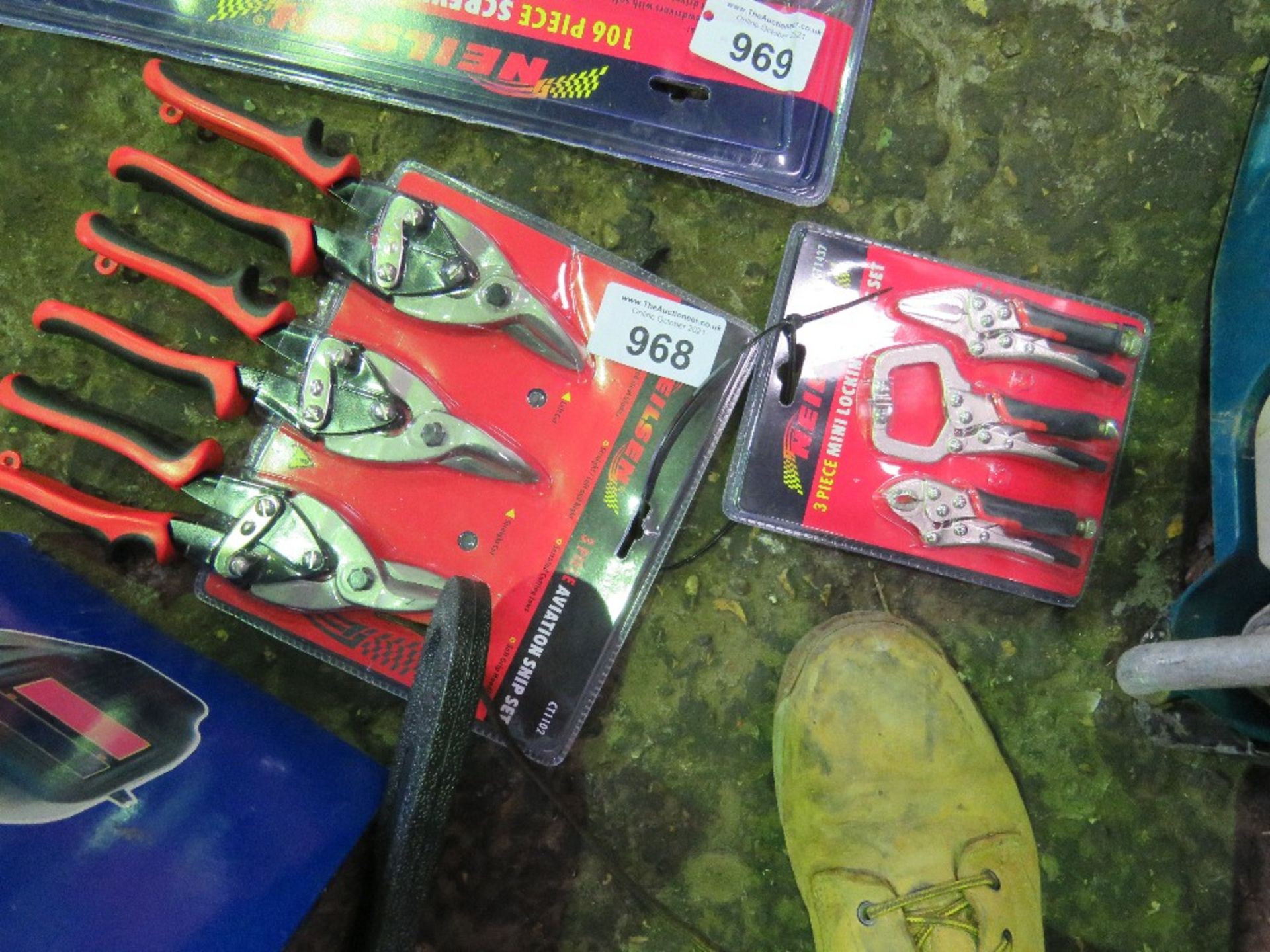 3 X NEILSEN TIN SNIPS AND 3 X PLIERS.