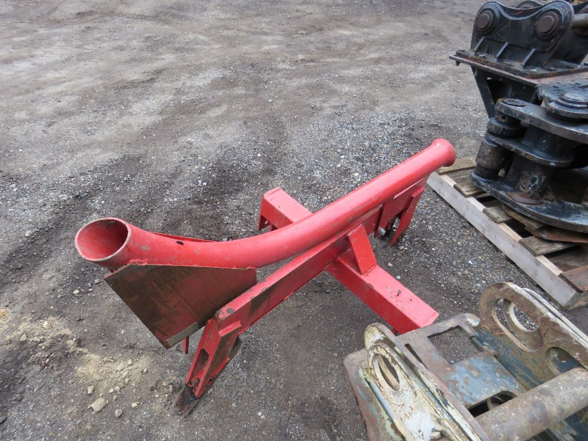 PIPE / CABLE LAYING PLOUGH, 3 POINT LINKAGE TRACTOR MOUNTED. - Image 3 of 4