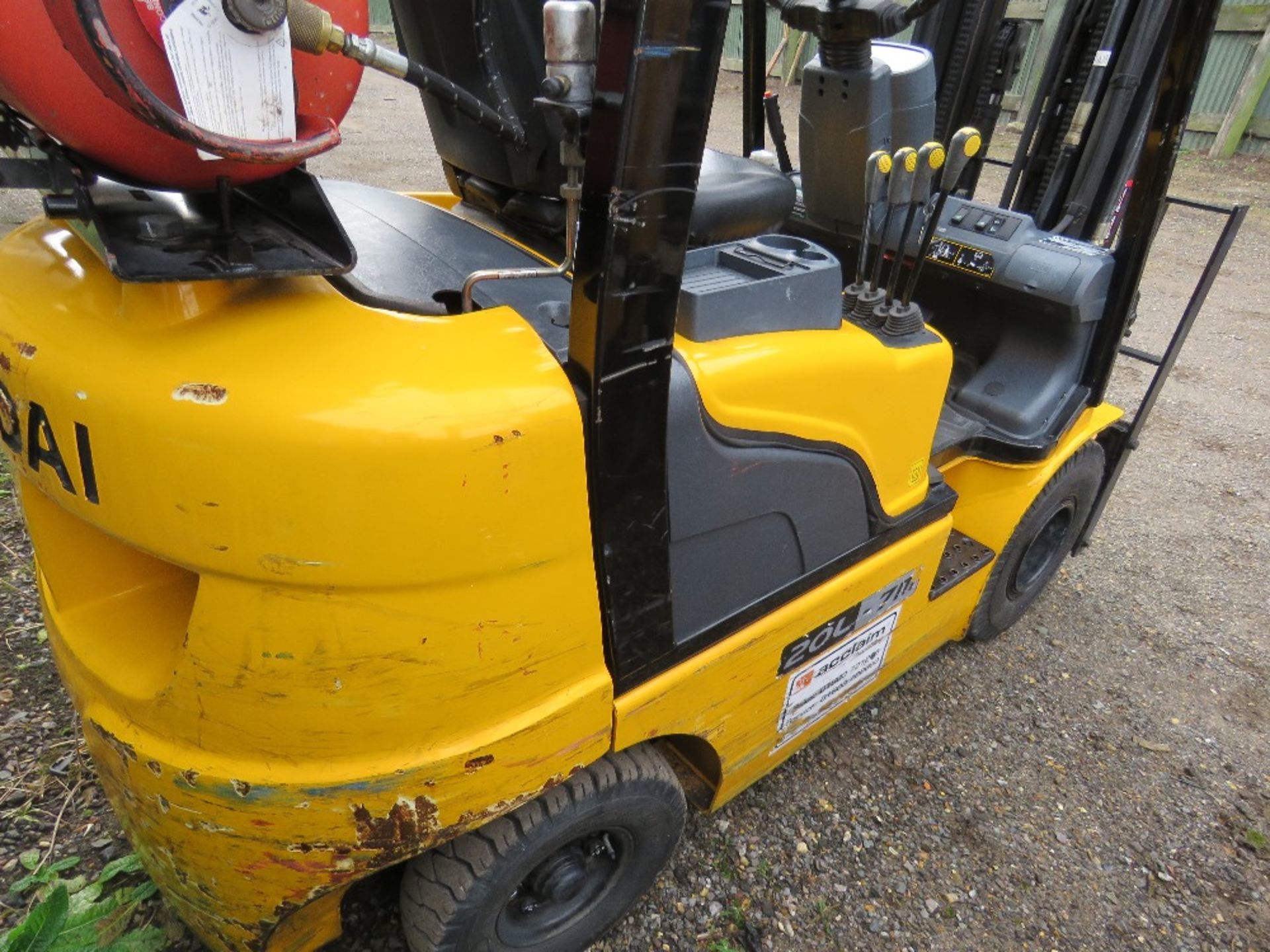 HYUNDAI 20L-7M GAS POWERED 2 TONNE FORKLIFT TRUCK. YEAR 2018 BUILD, LITTLE USED RECENTLY. - Image 7 of 12