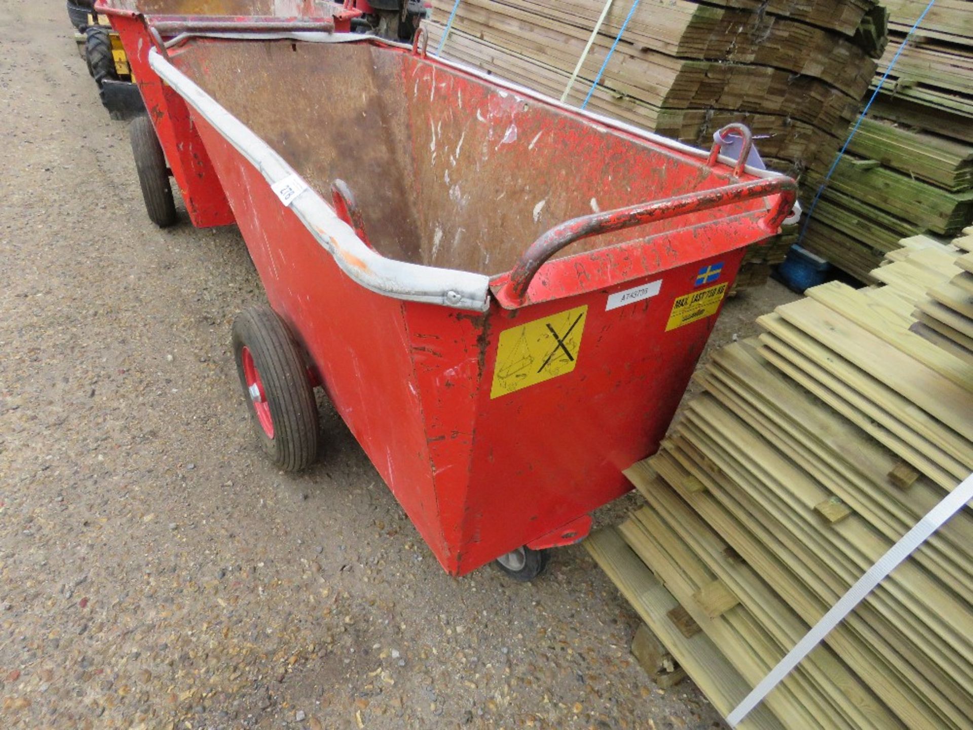 STARKE ARVID HEAVY DUTY RUBBLE/MUCK BARROW. 750KG RATED, YEAR 2016 BUILD. - Image 2 of 3