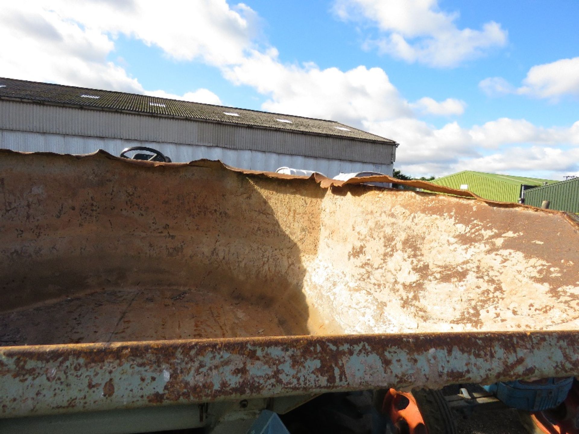 benford swivel skip 5 tonne dumper. when tested was seen to drive, steer, brake and tip. sn:SLBDN00E - Image 3 of 11