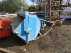 EICHINGER CRANE/EXCAVATOR MOUNTED CONCRETE SKIP WITH CONTROLLED FLOW. 3000KG RATED.