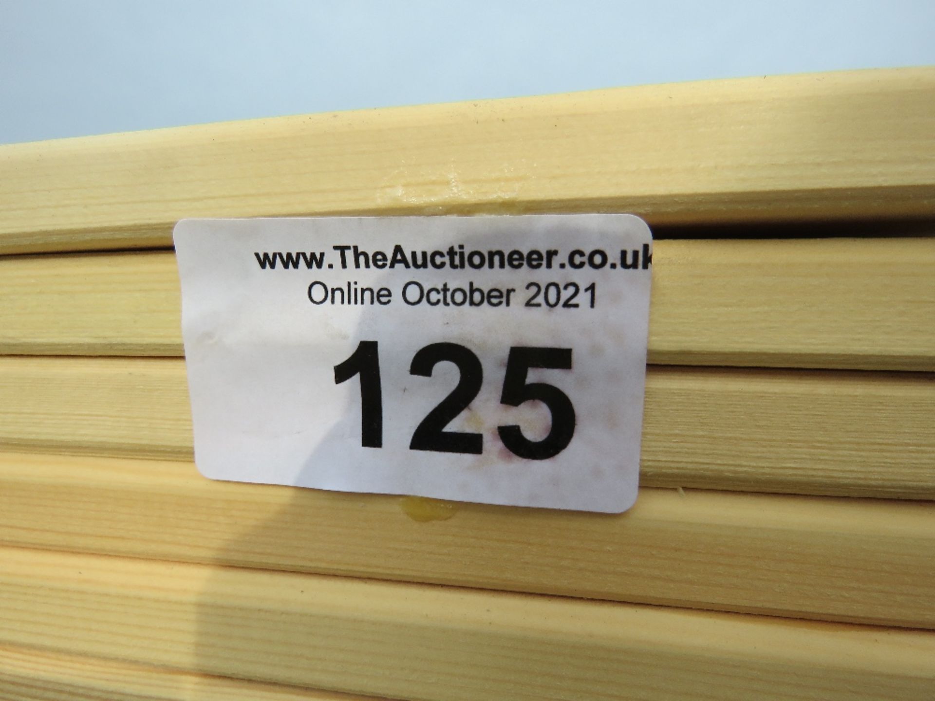 LARGE PACK OF UNTREATED TIMBER SLATS. SIZE: 1.83M LENGTH, 45MM WIDTH, 16MM DEPTH APPROX. - Image 4 of 4