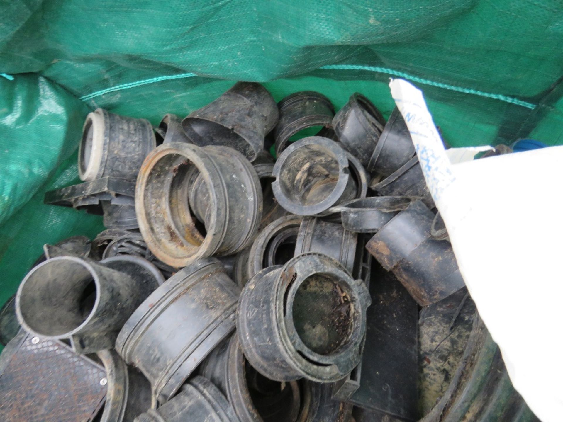 4 X BULK BAGS OF ASSORTED PIPE FITTINGS, MAINLY UNDERGROUND/SOIL TYPE. SOLD UNDER THE AUCTIONEERS MA - Image 7 of 7